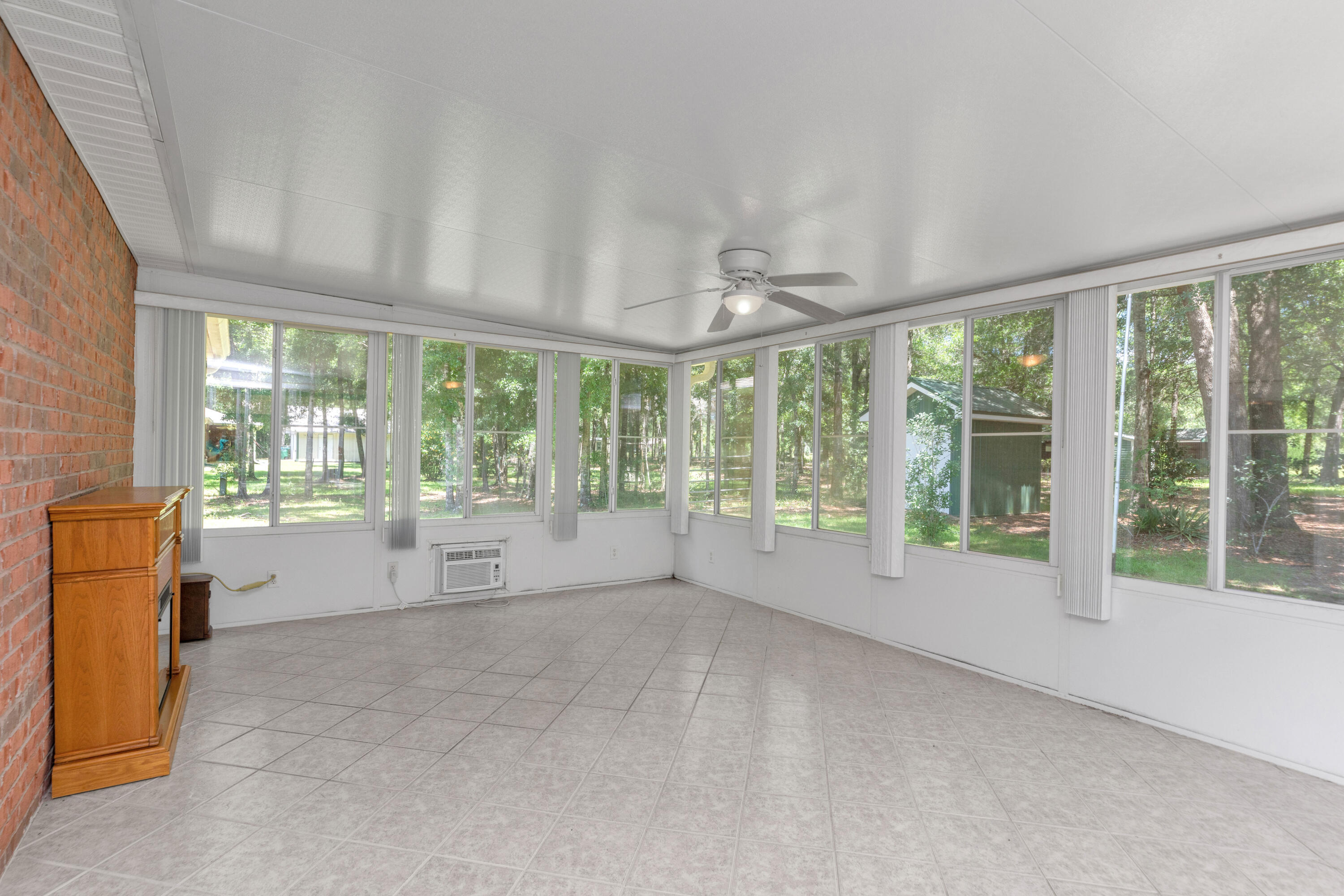 COUNTRYWOOD EST - Residential