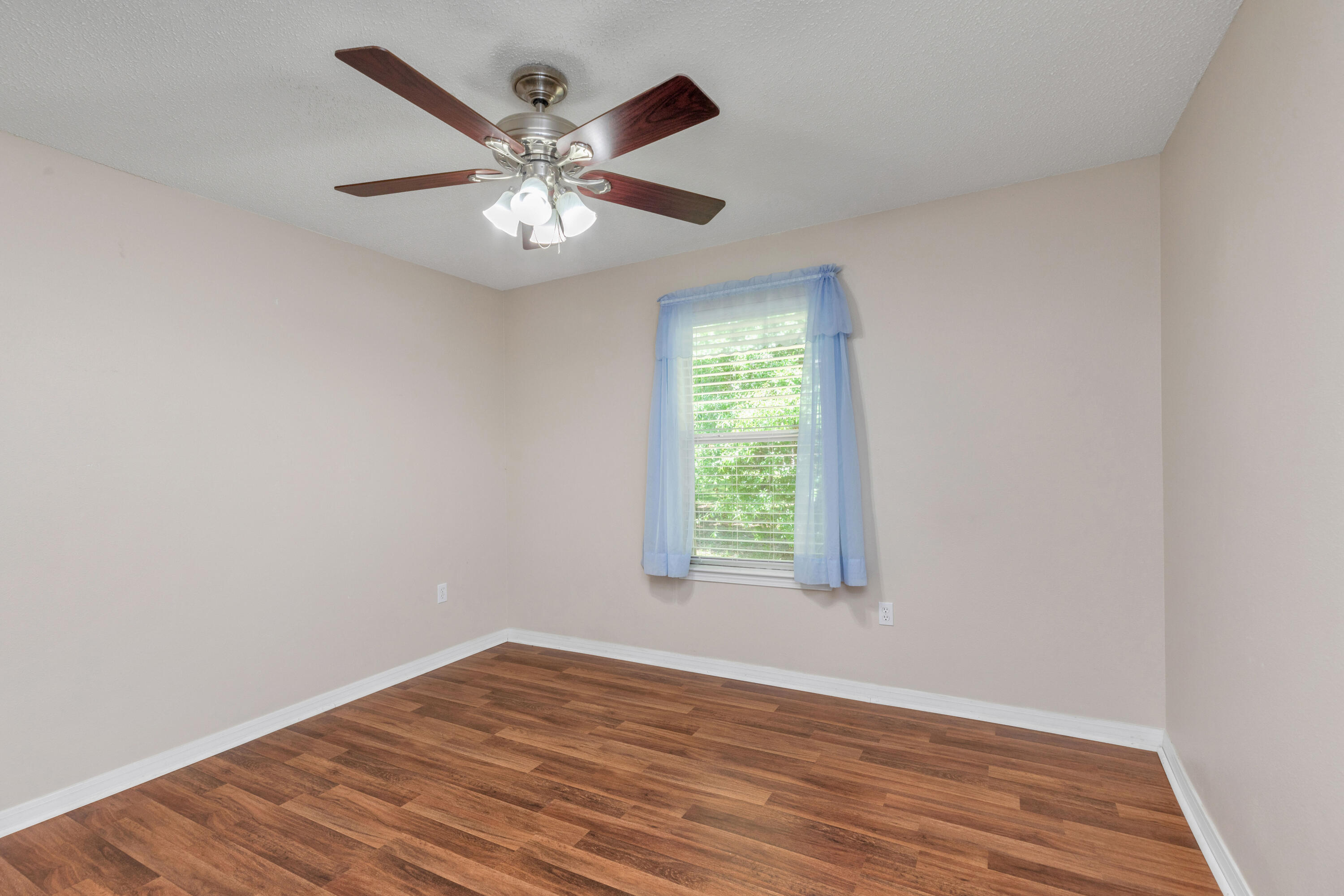 COUNTRYWOOD EST - Residential