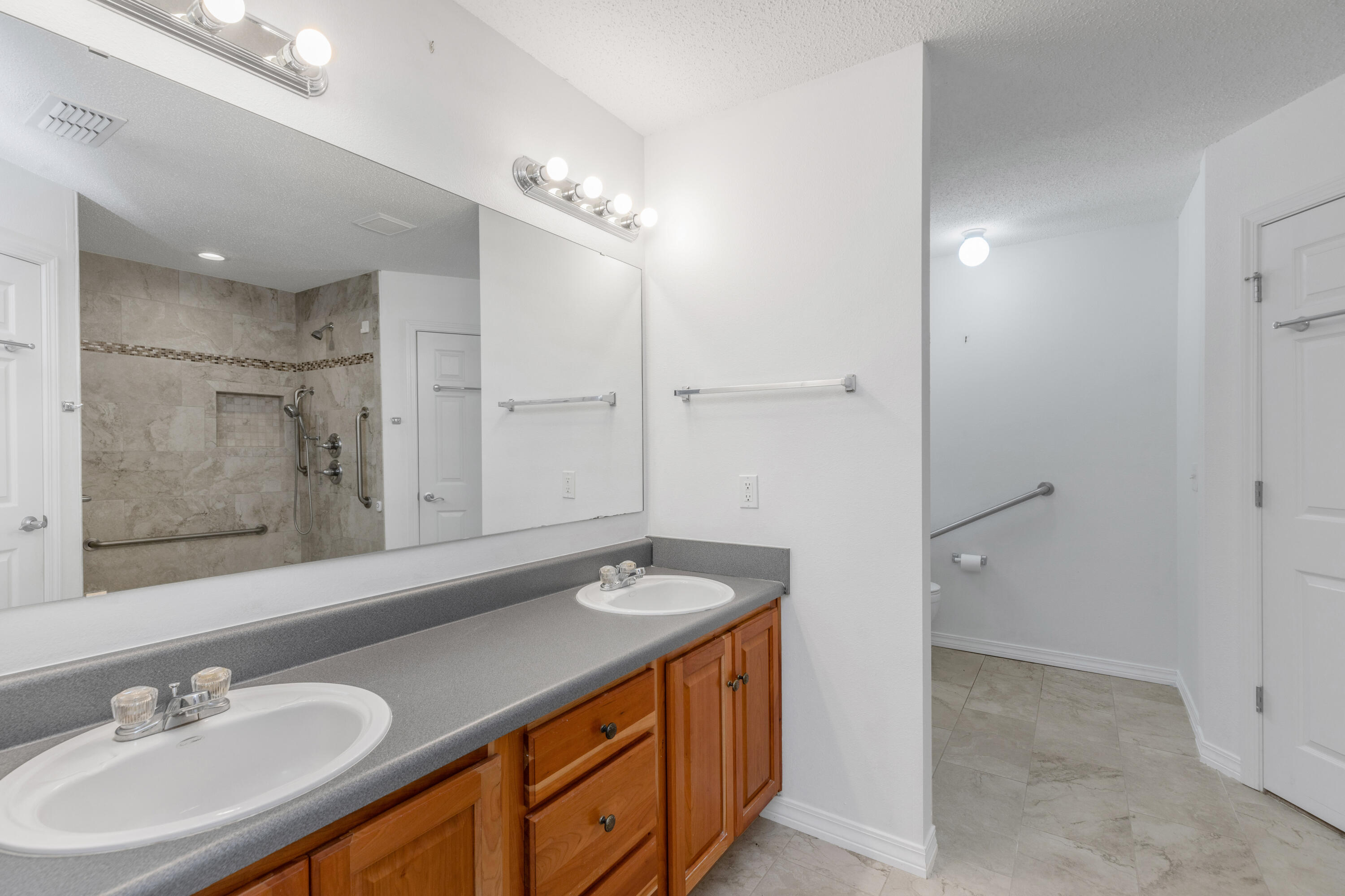 COUNTRYWOOD EST - Residential