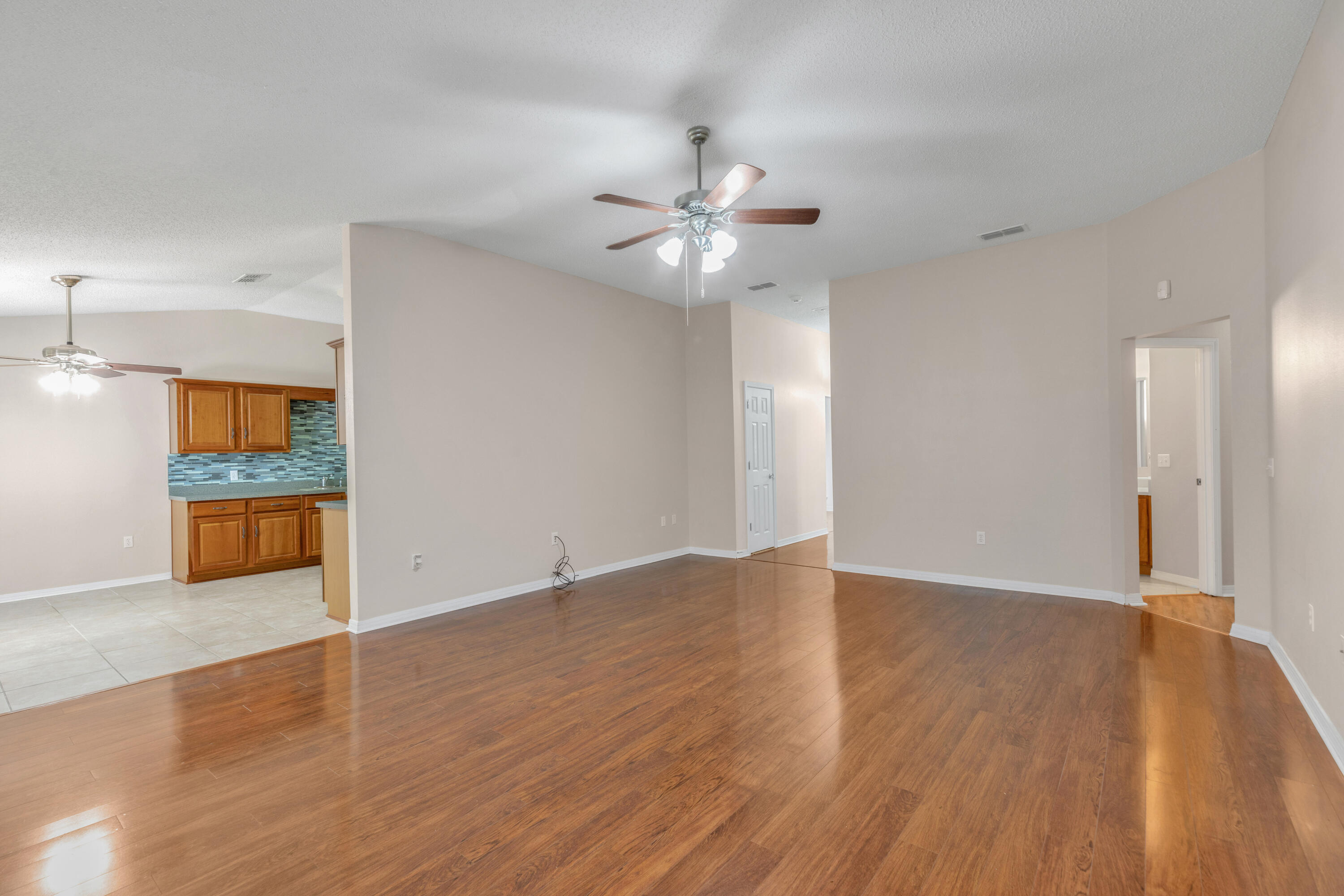 COUNTRYWOOD EST - Residential