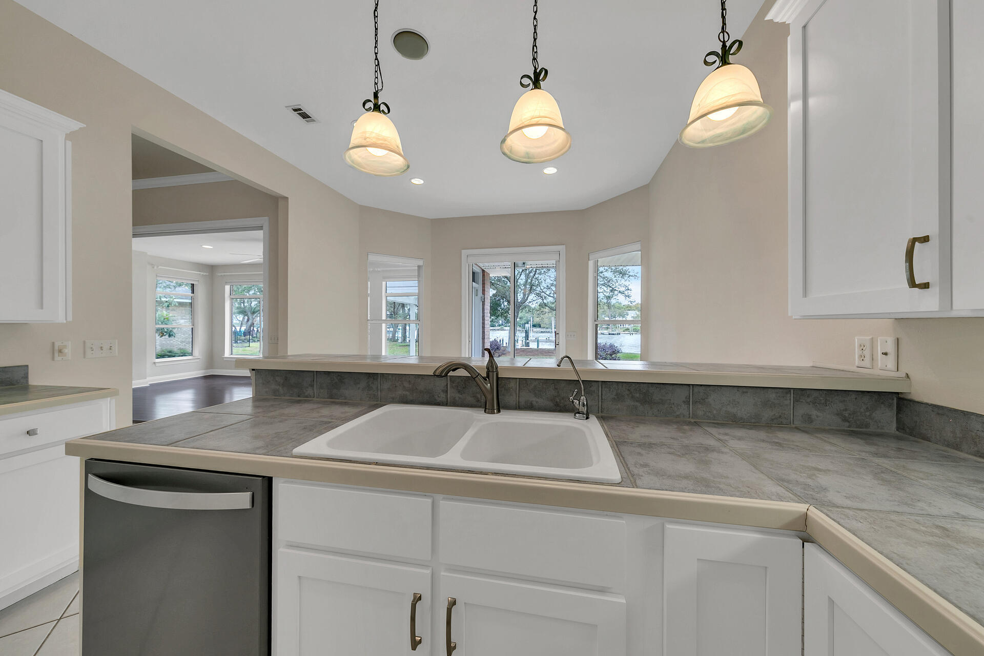 DANA POINTE - Residential