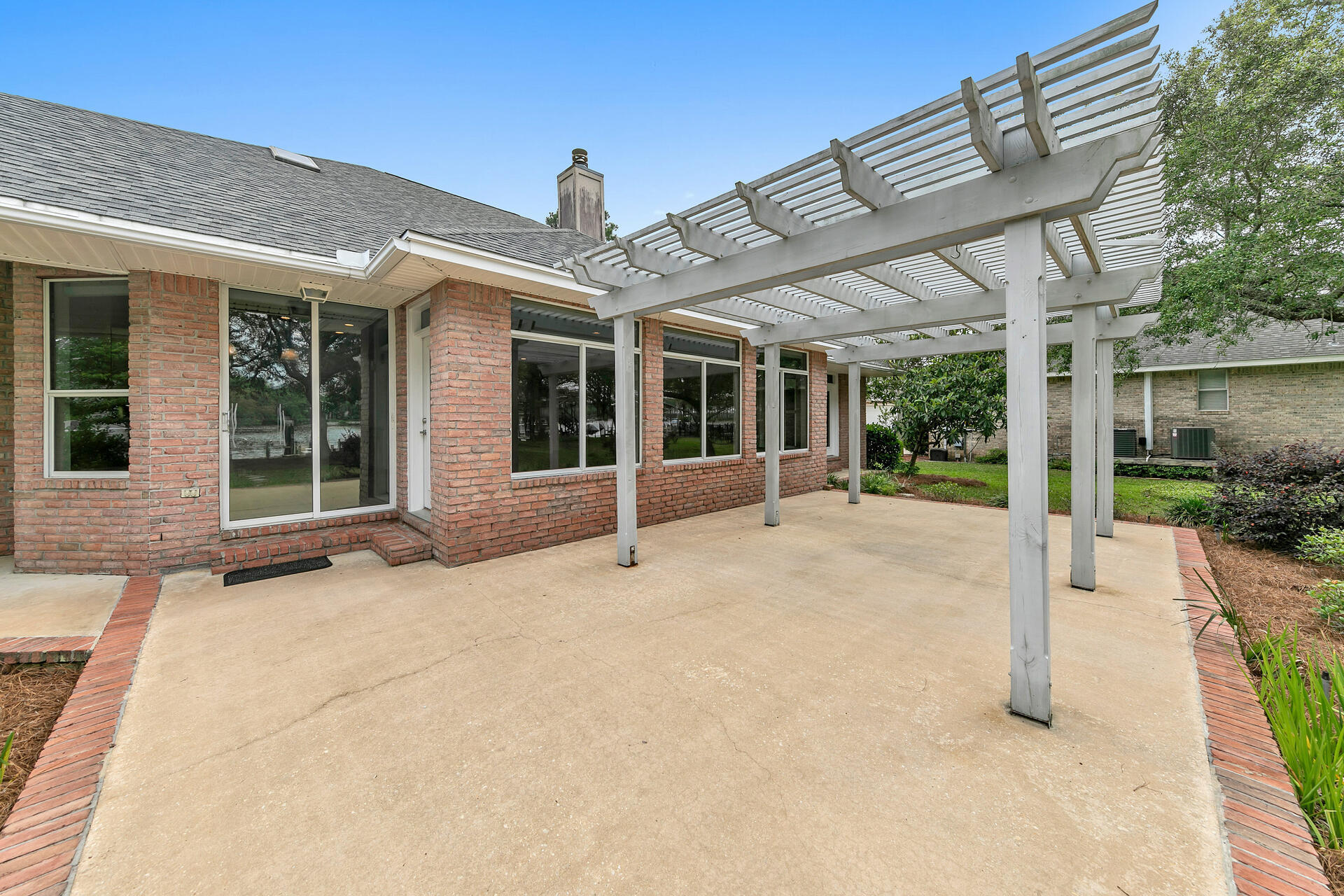 DANA POINTE - Residential