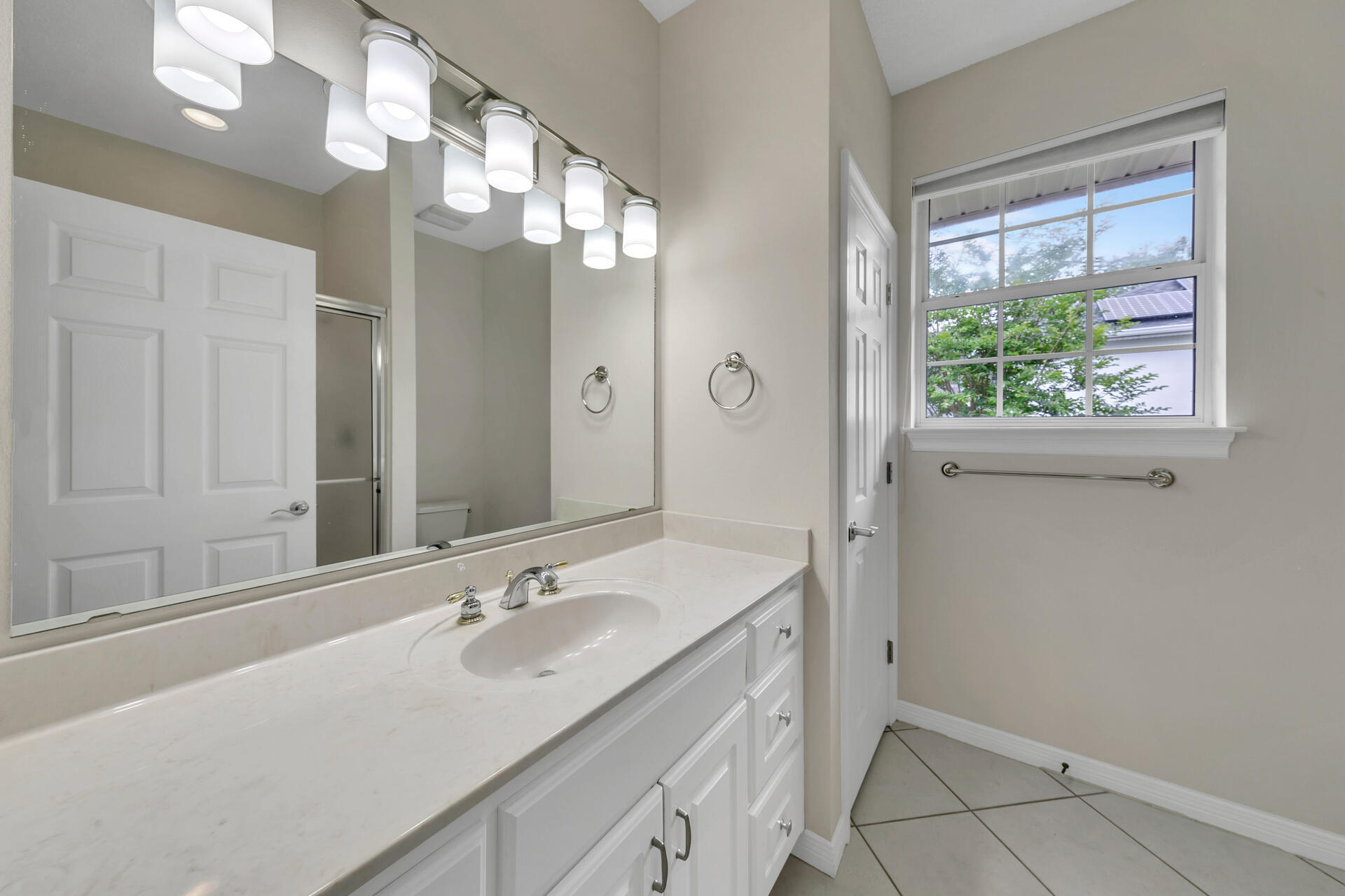 DANA POINTE - Residential