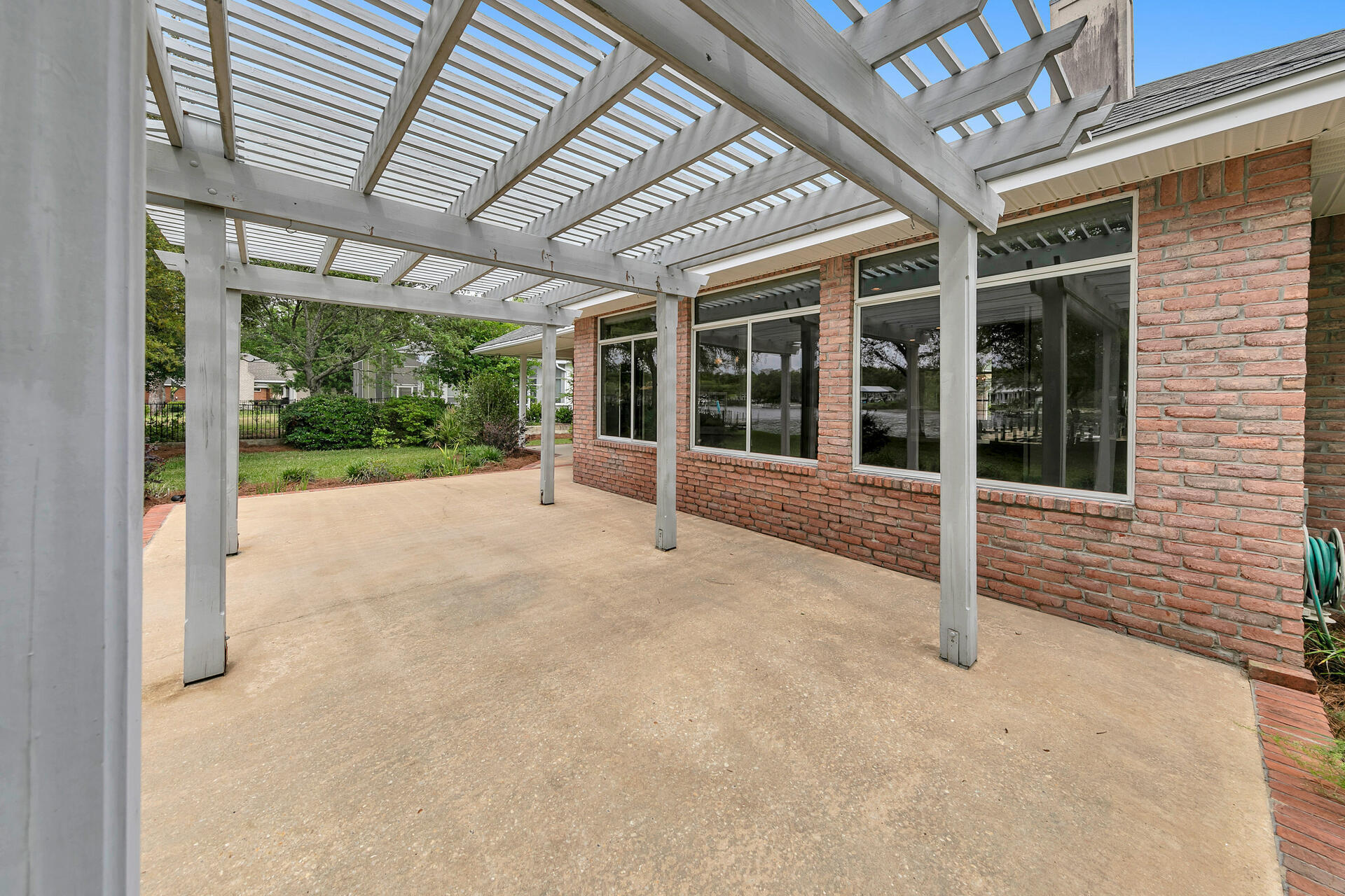 DANA POINTE - Residential