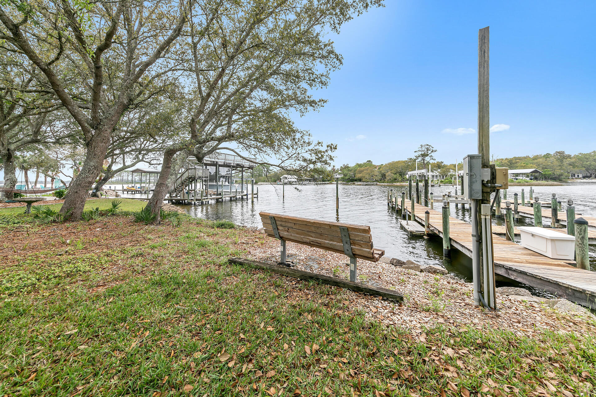 DANA POINTE - Residential