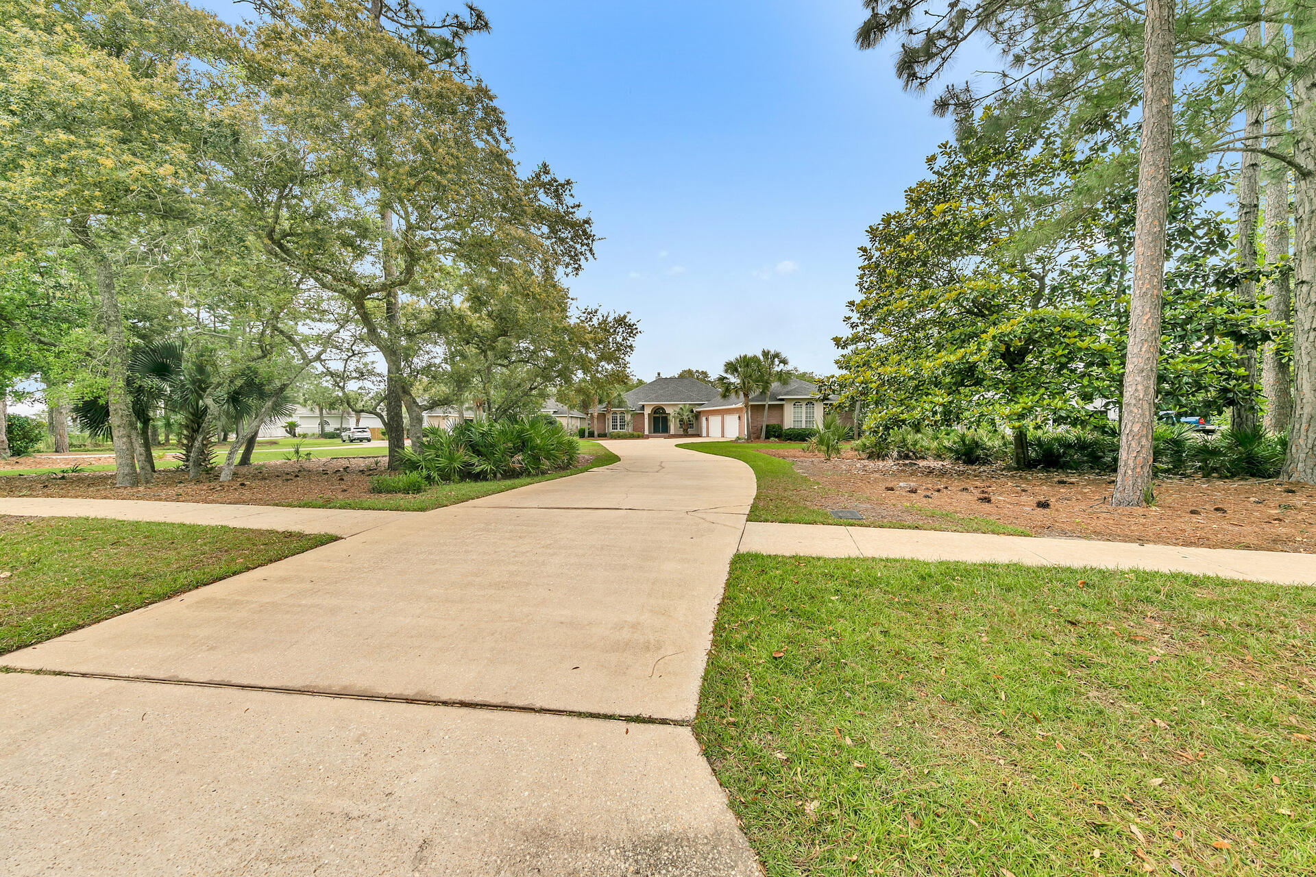 DANA POINTE - Residential