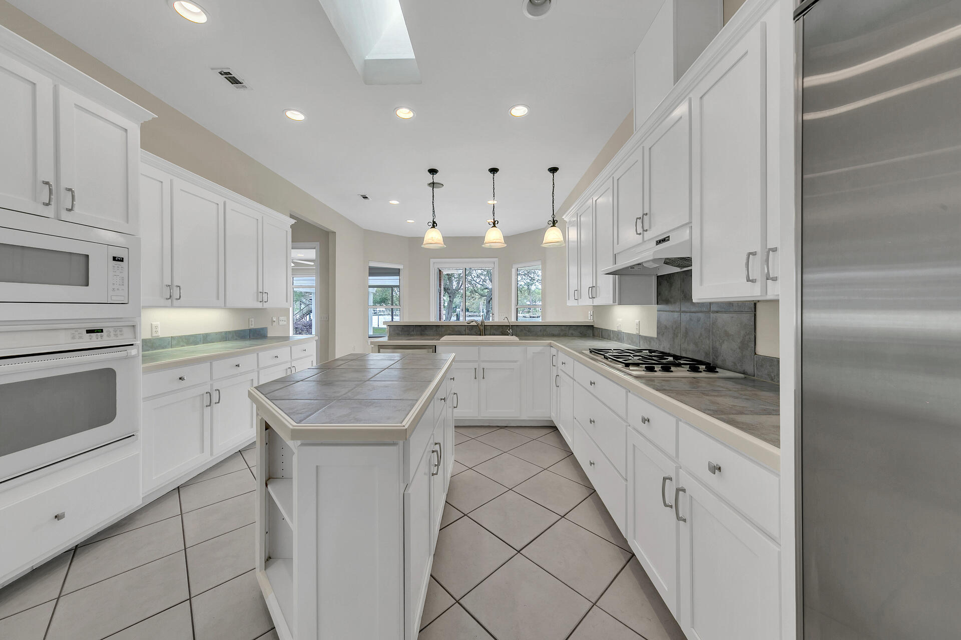 DANA POINTE - Residential