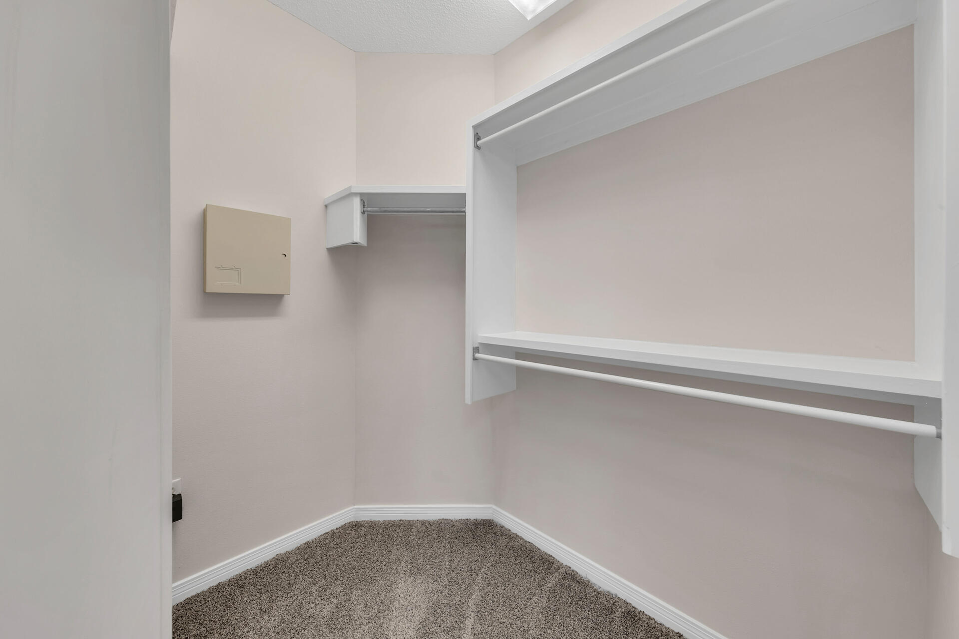 DANA POINTE - Residential