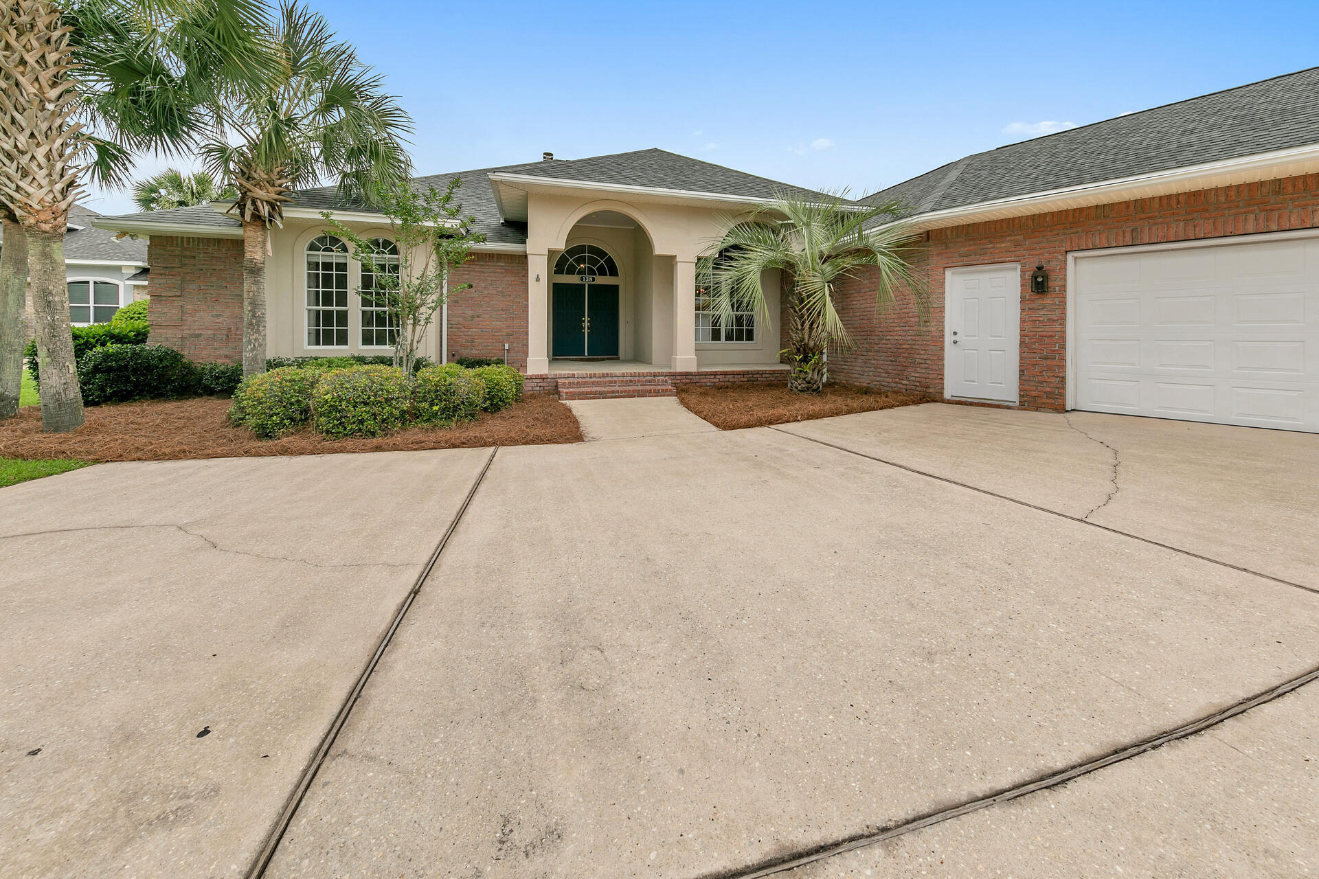 DANA POINTE - Residential