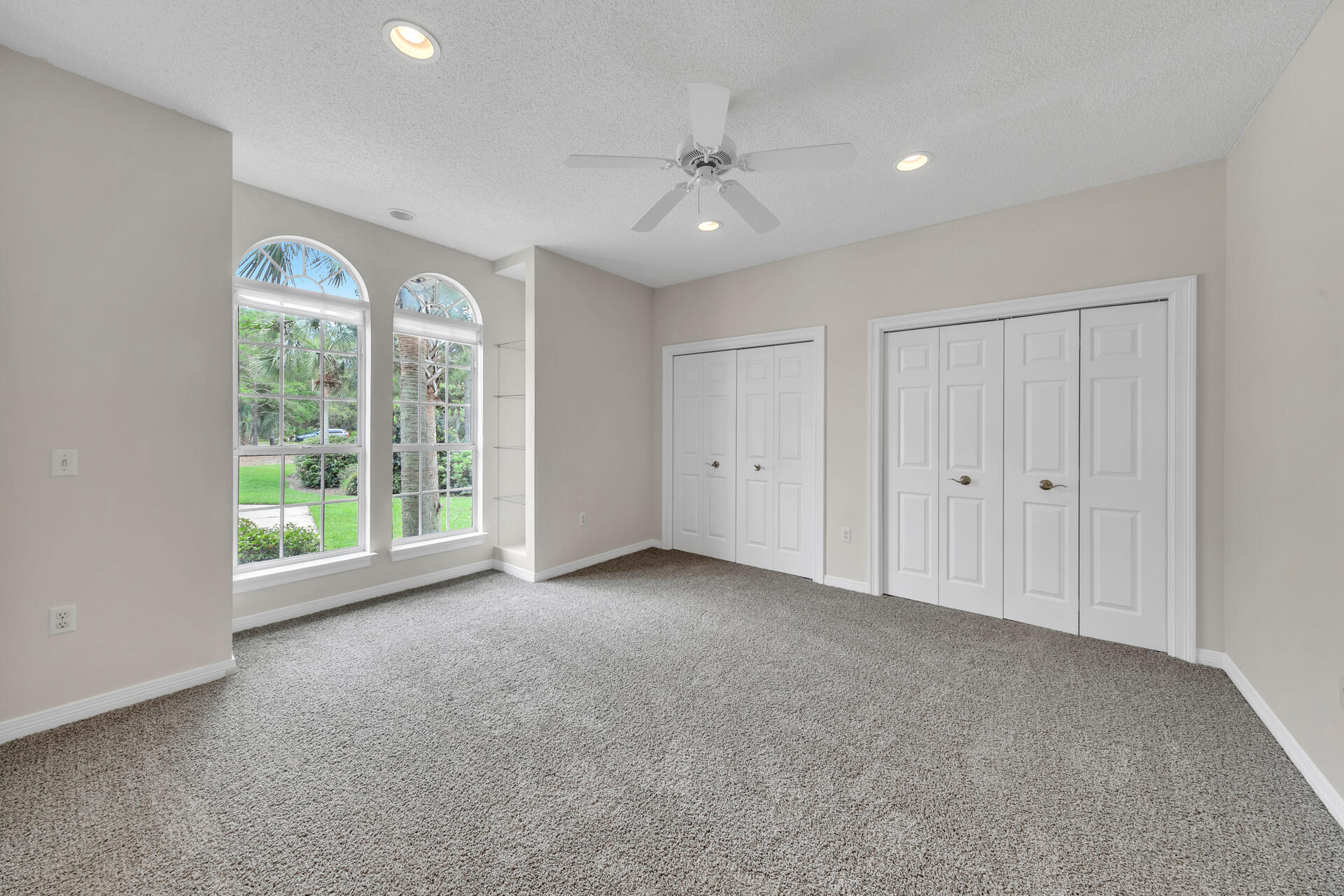 DANA POINTE - Residential