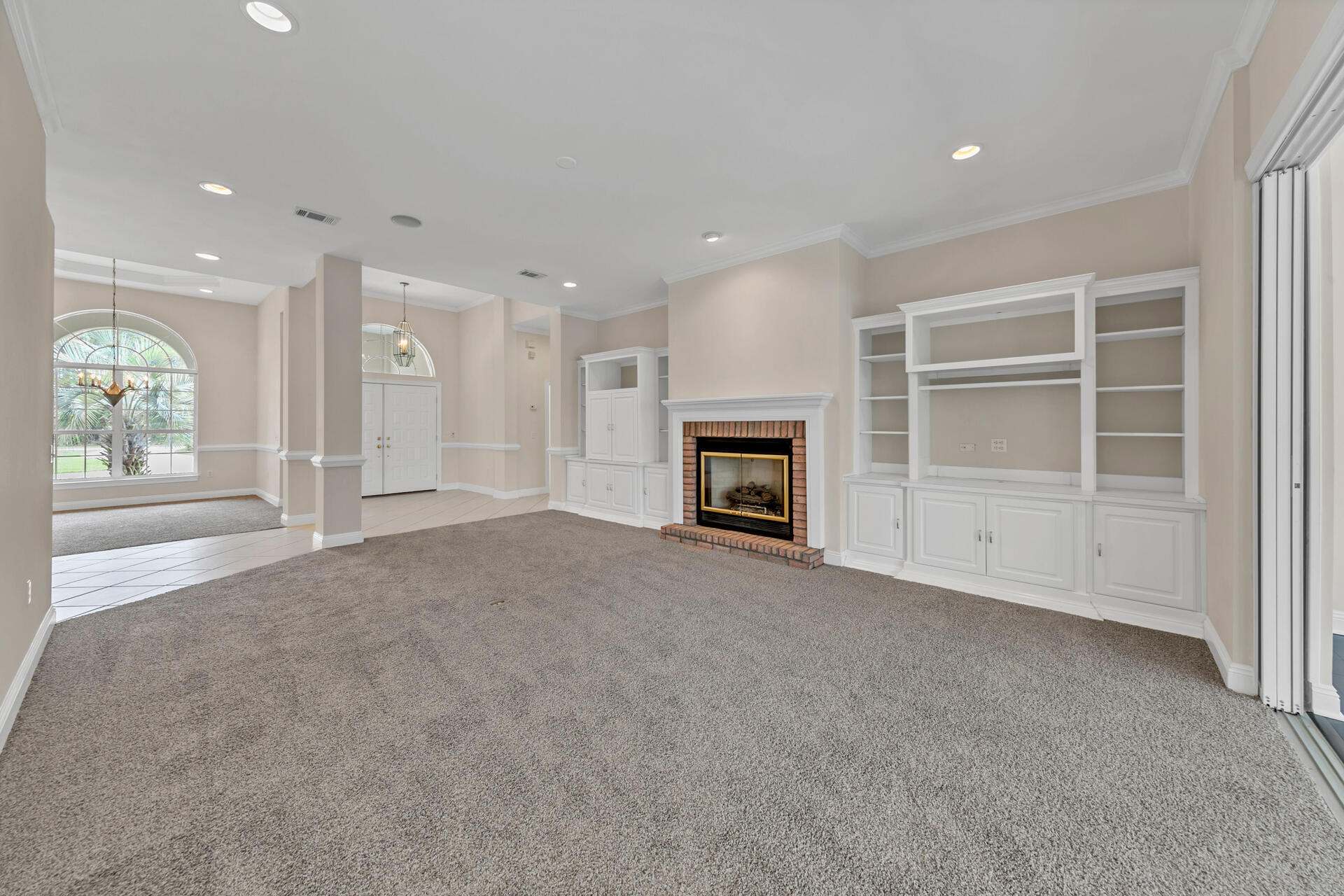 DANA POINTE - Residential