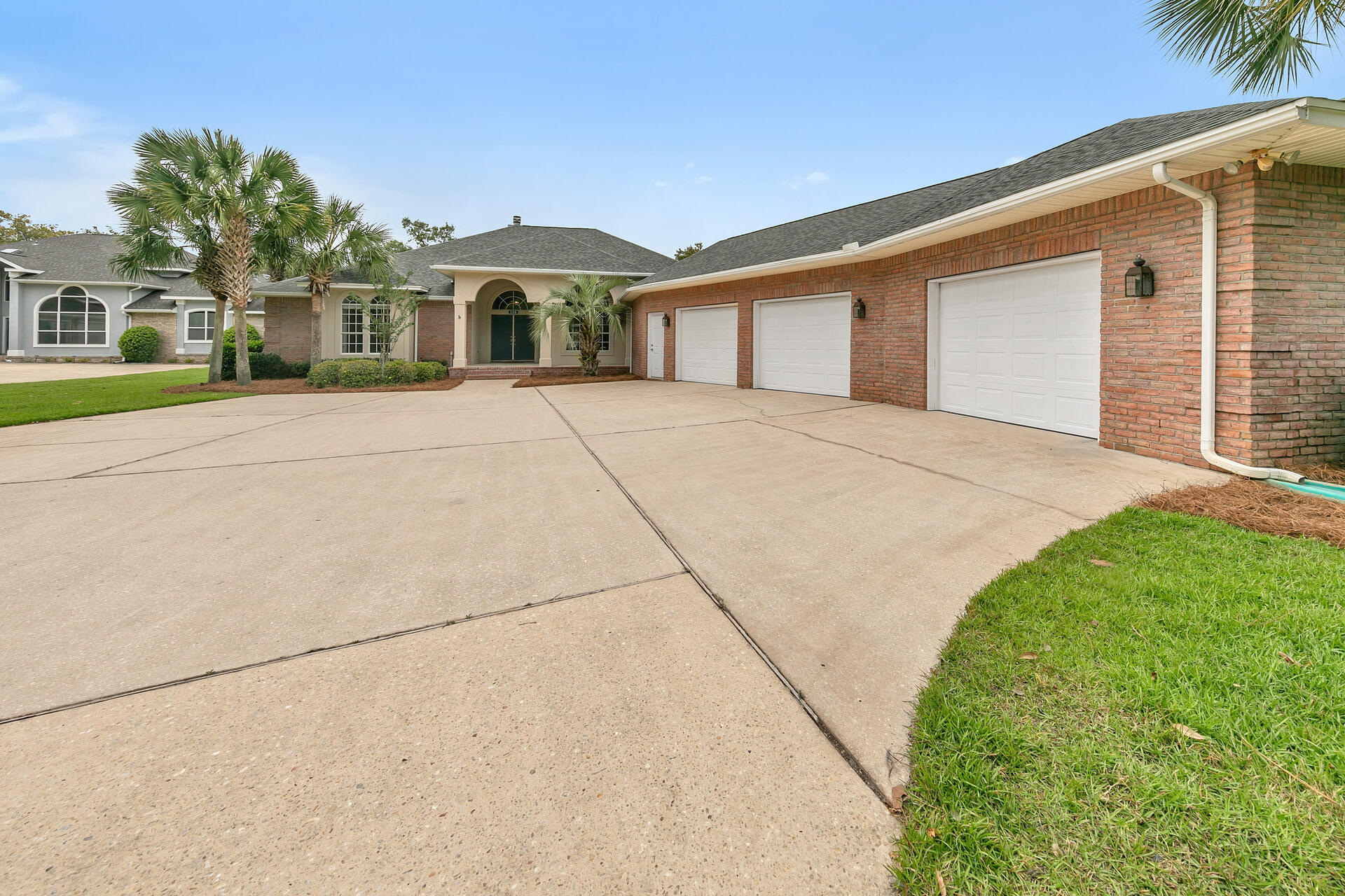 DANA POINTE - Residential