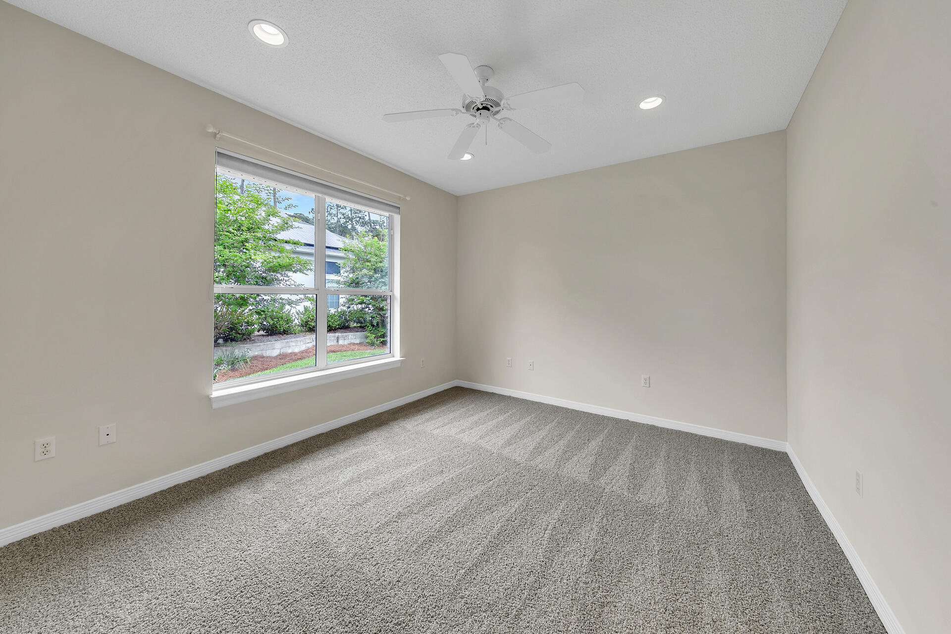 DANA POINTE - Residential