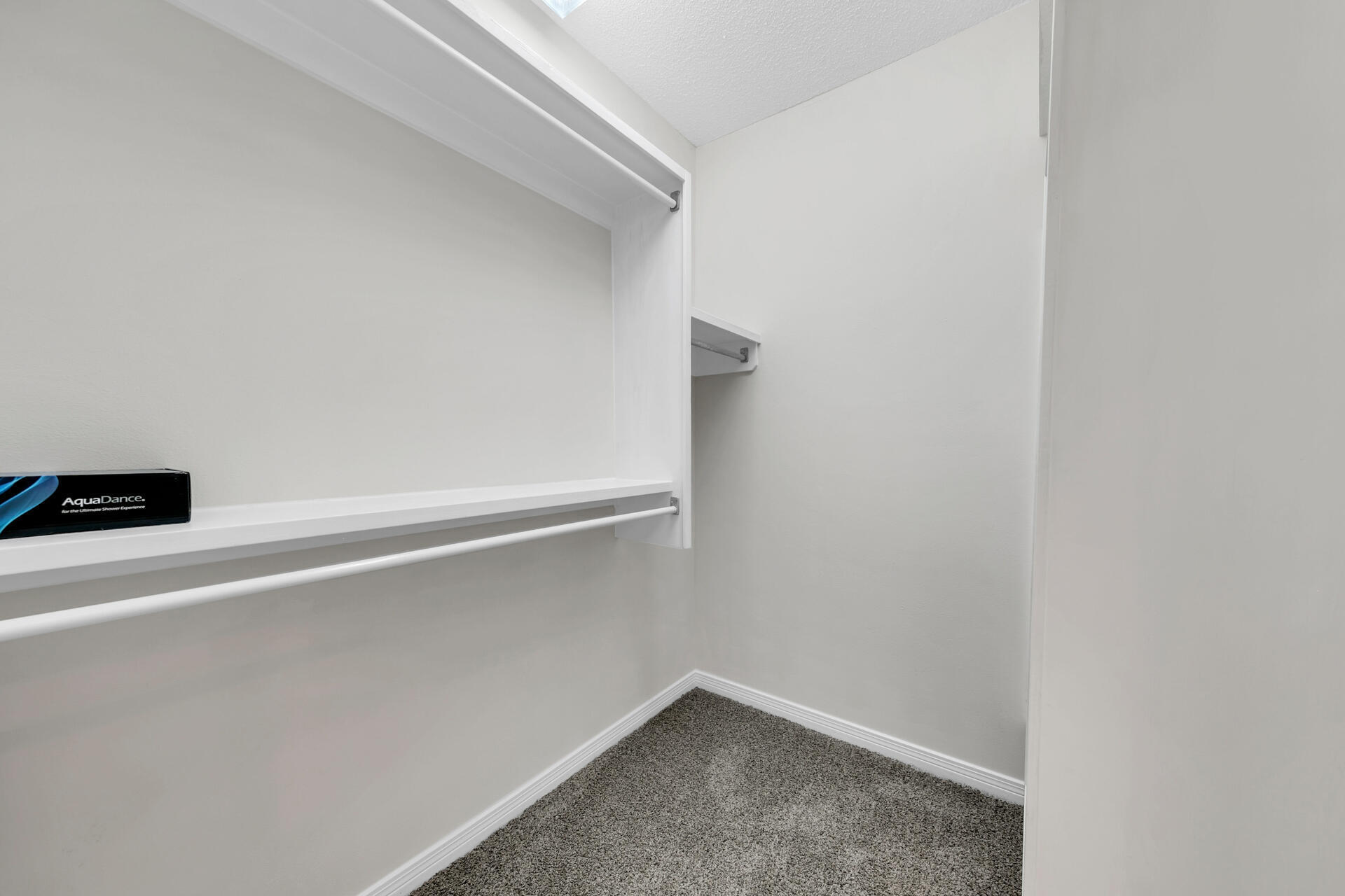 DANA POINTE - Residential