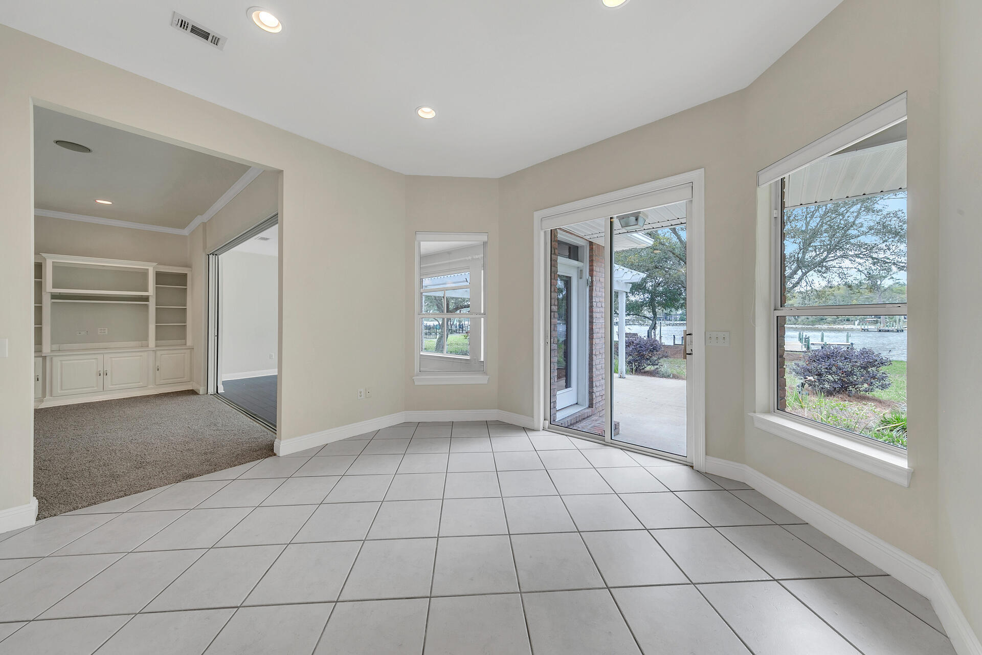 DANA POINTE - Residential