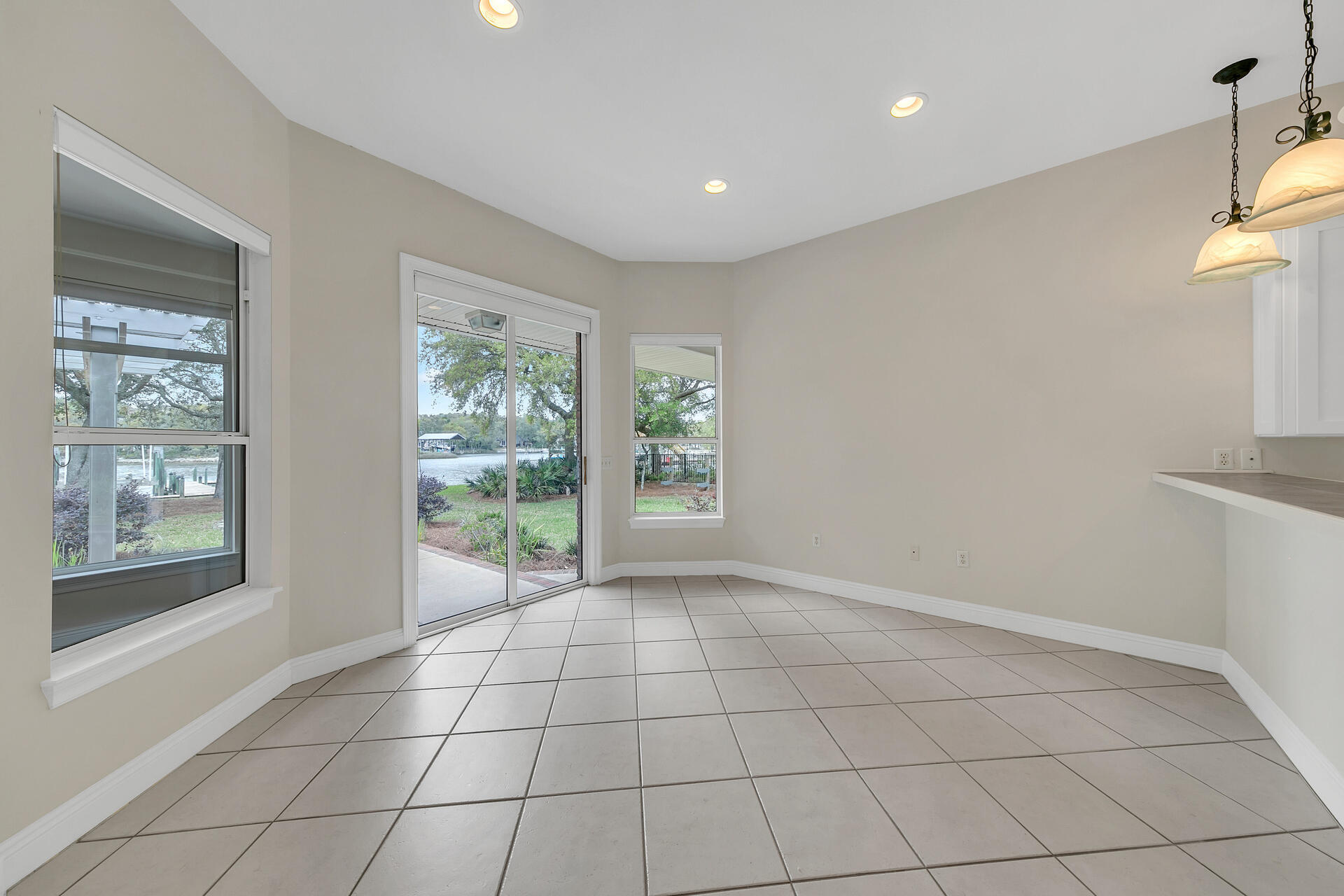 DANA POINTE - Residential