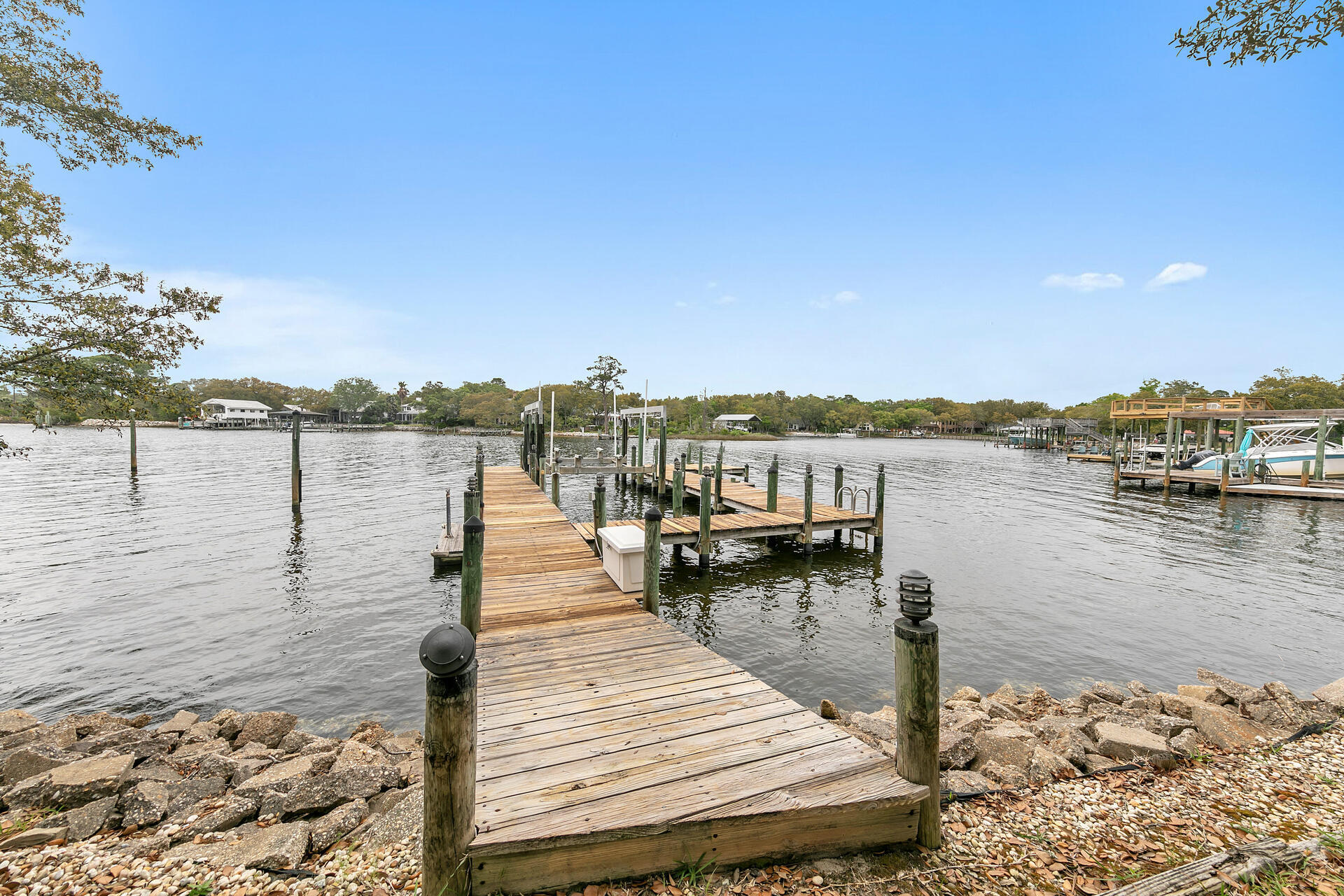 DANA POINTE - Residential