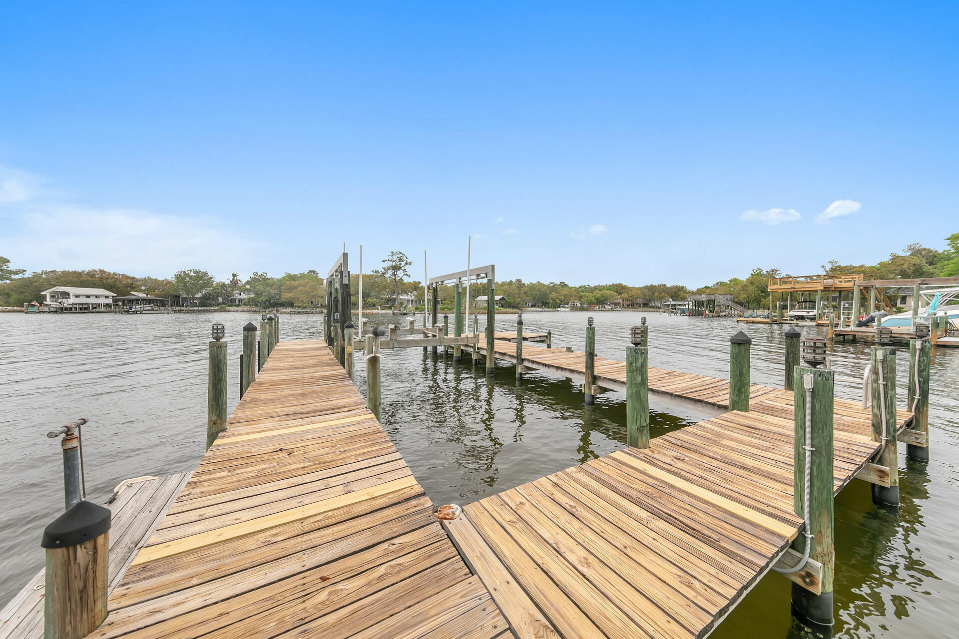 DANA POINTE - Residential