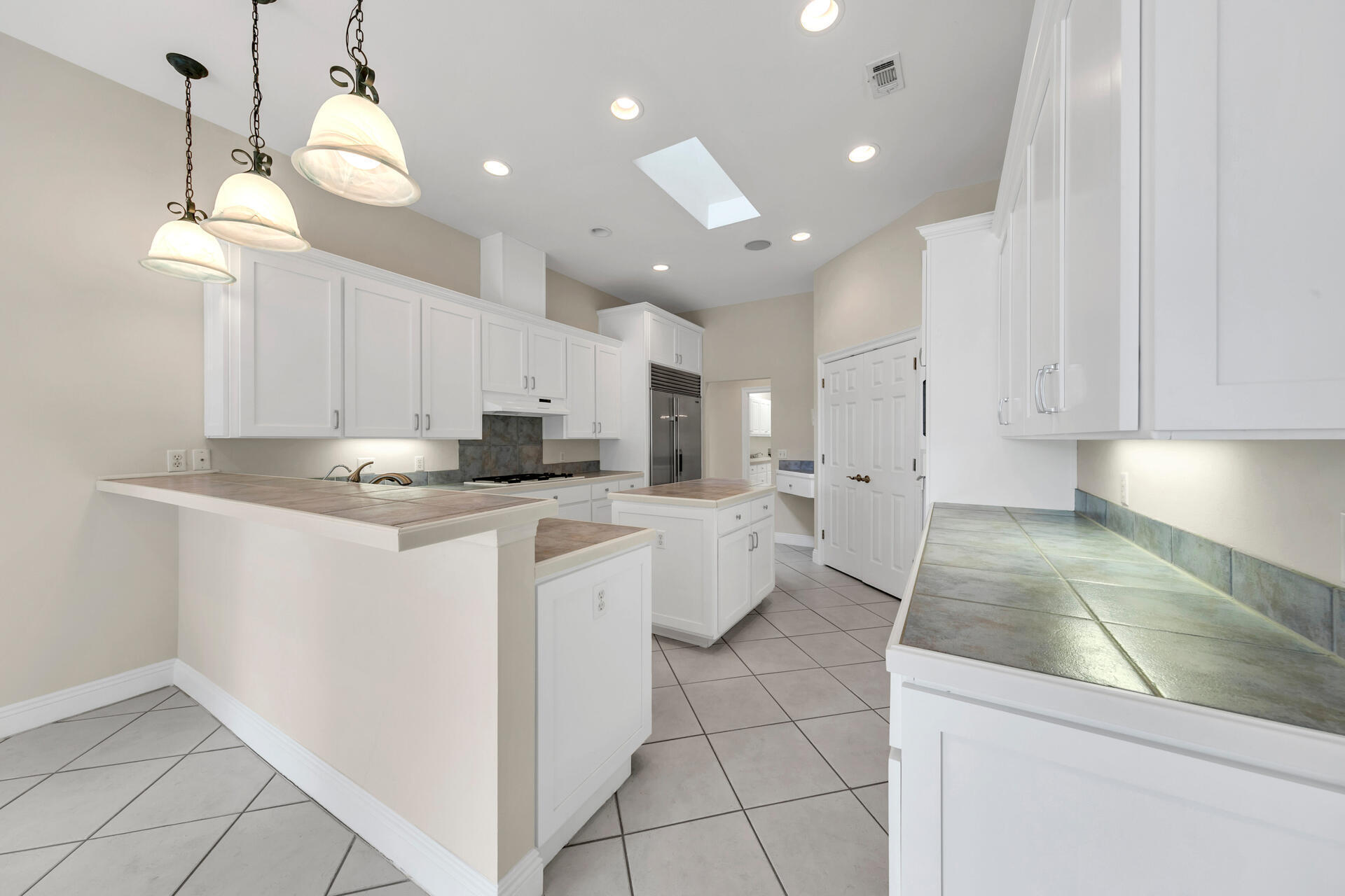 DANA POINTE - Residential