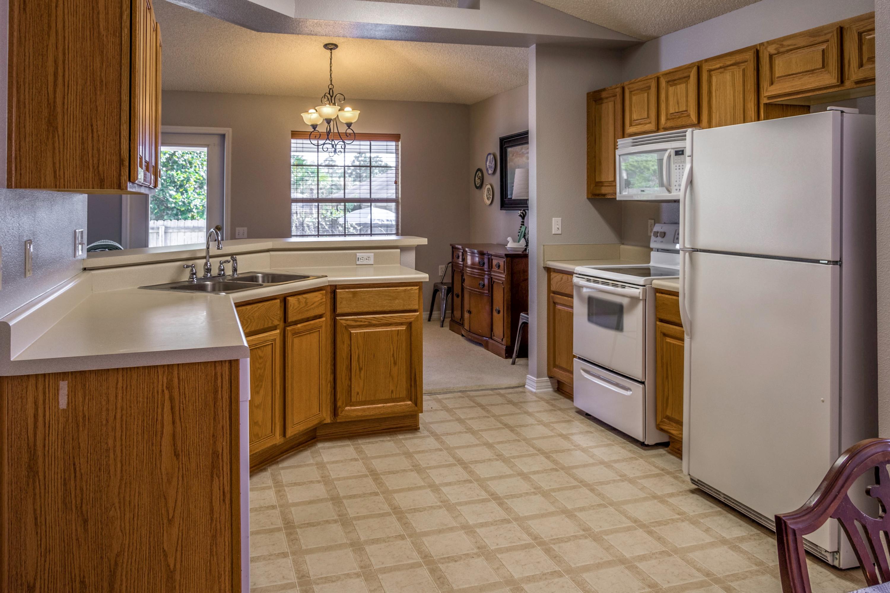 LIGHTHOUSE POINTE - Residential