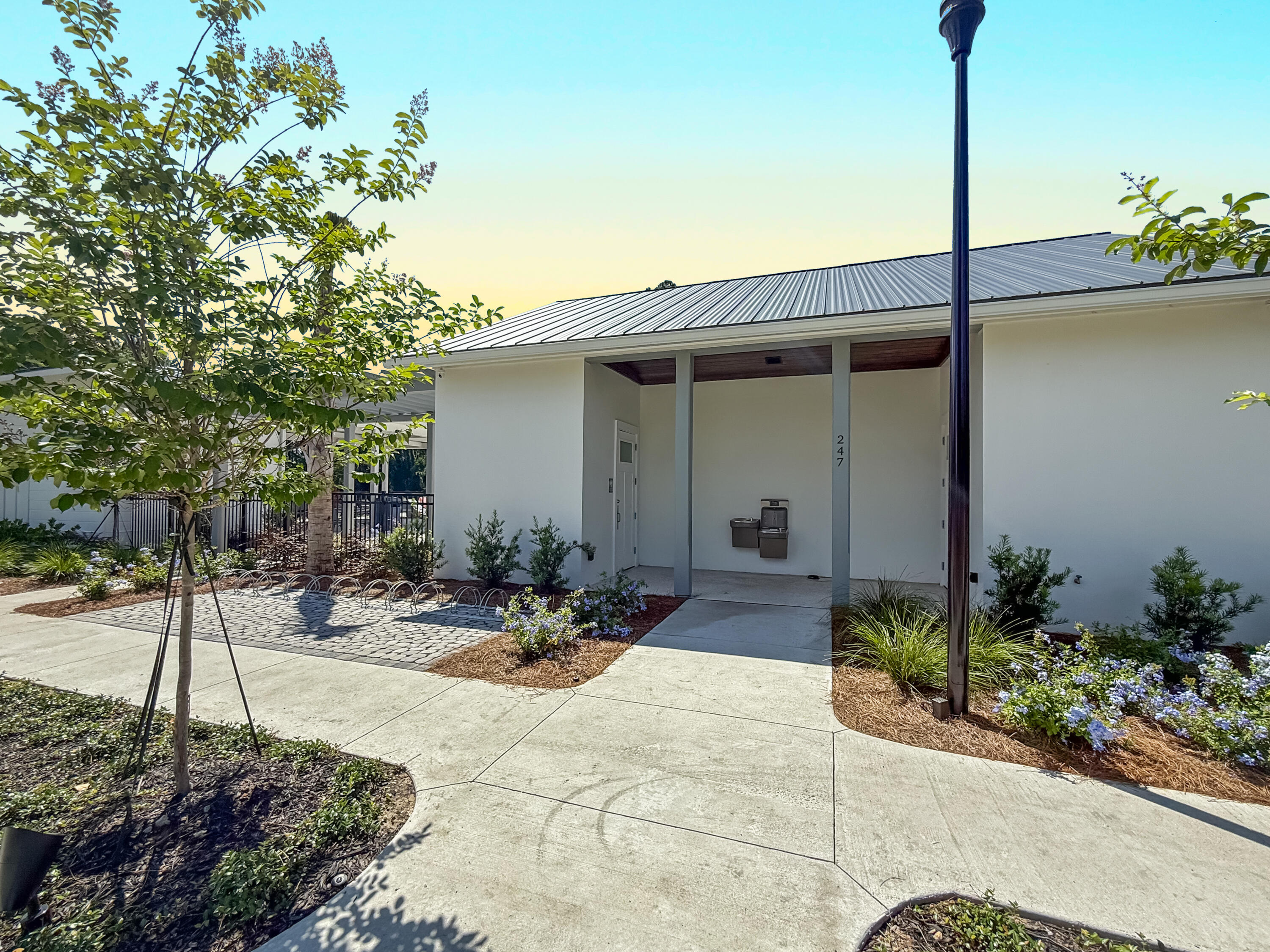 LINKSIDE VILLAGE UNIT 1 - Residential