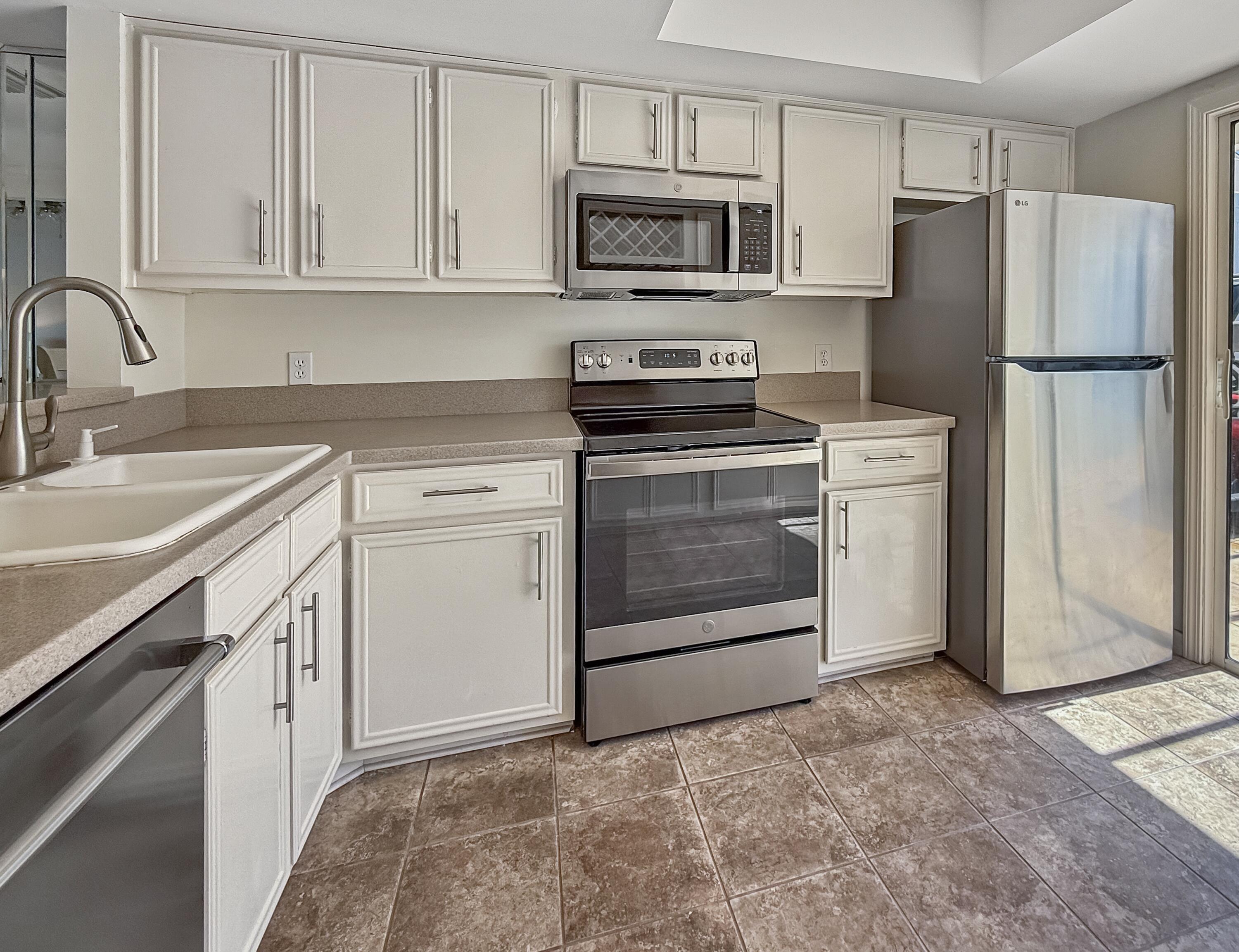 LINKSIDE VILLAGE UNIT 1 - Residential