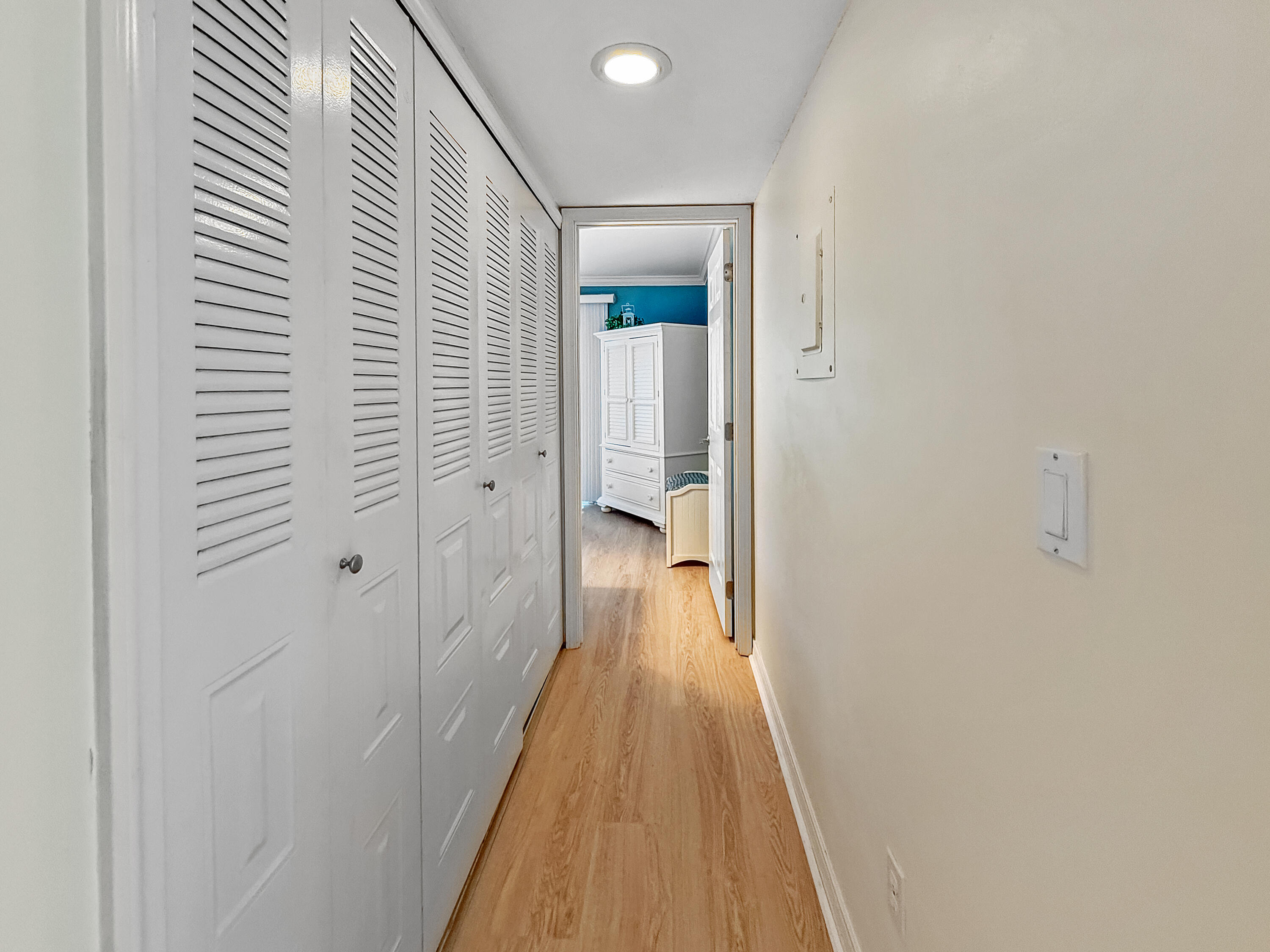 LINKSIDE VILLAGE UNIT 1 - Residential