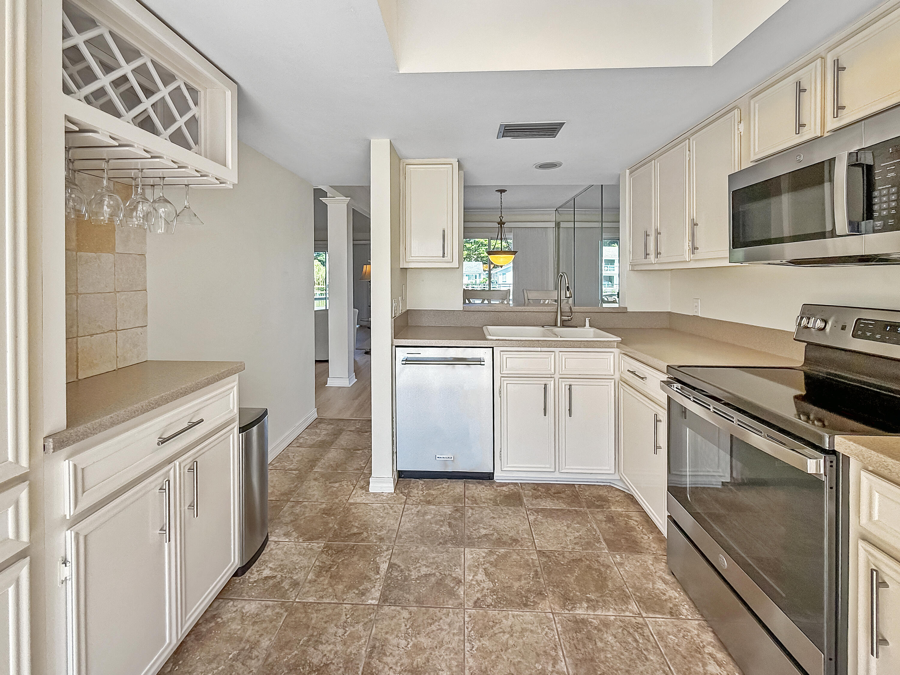 LINKSIDE VILLAGE UNIT 1 - Residential