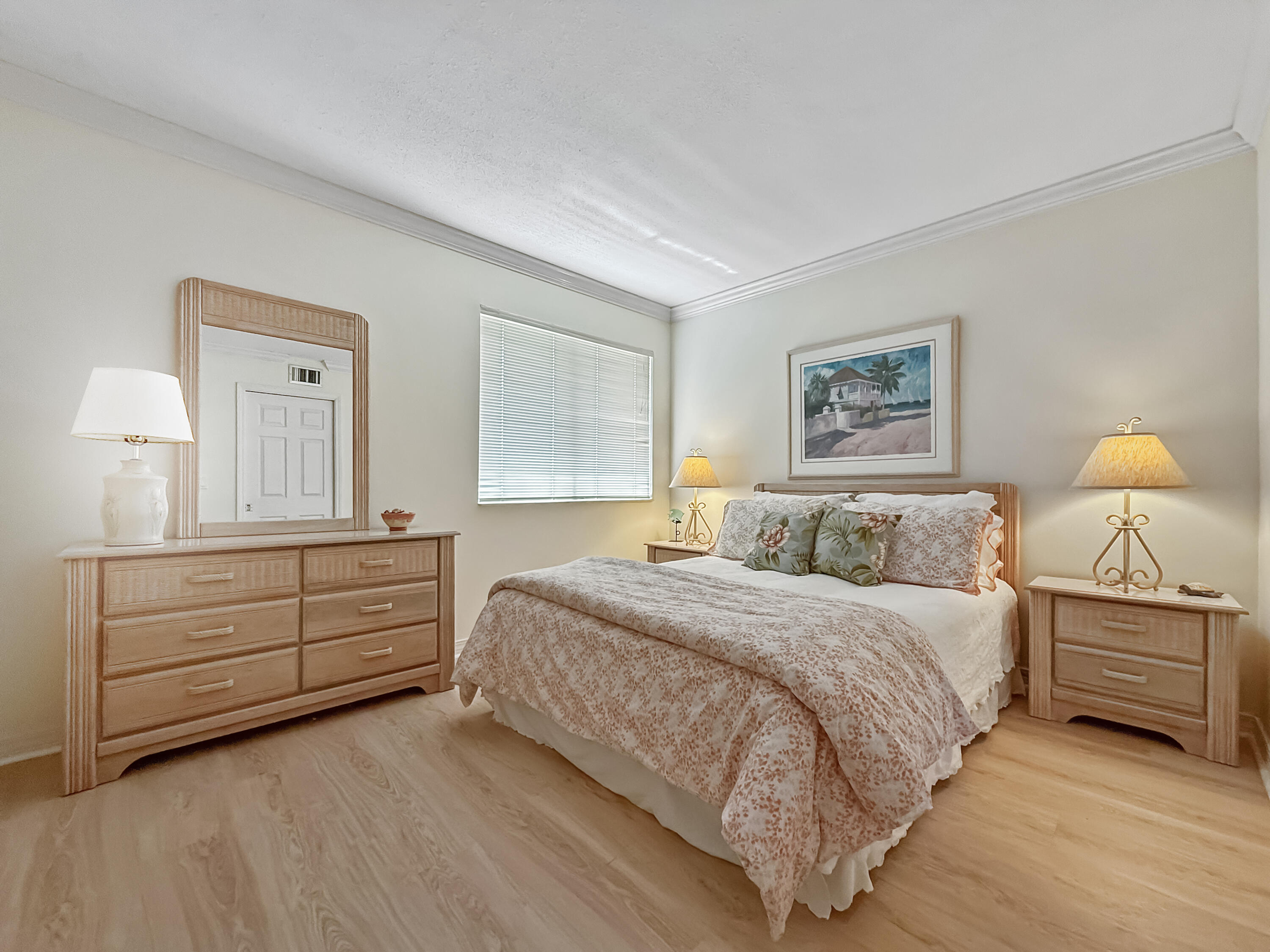 LINKSIDE VILLAGE UNIT 1 - Residential