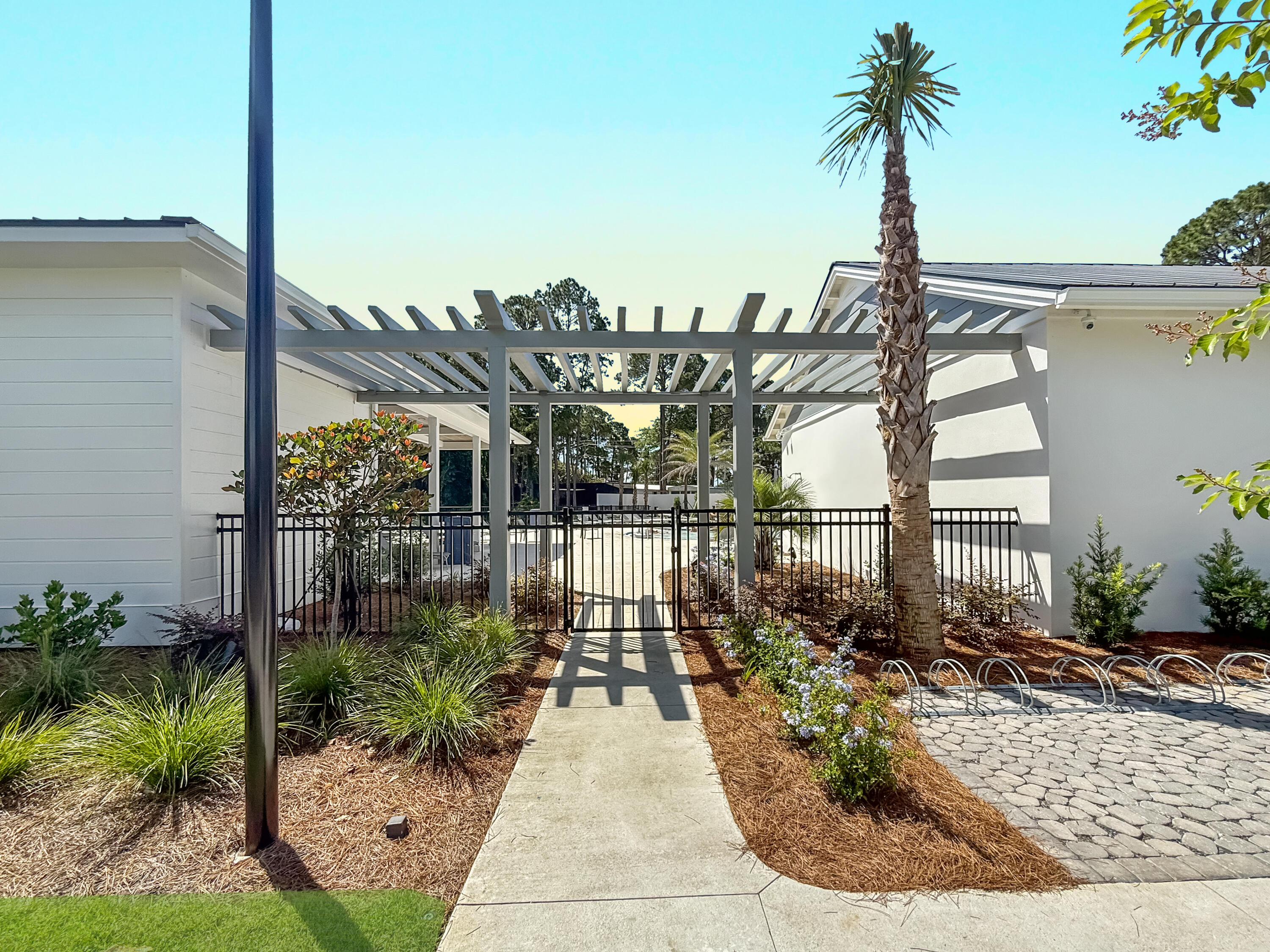 LINKSIDE VILLAGE UNIT 1 - Residential