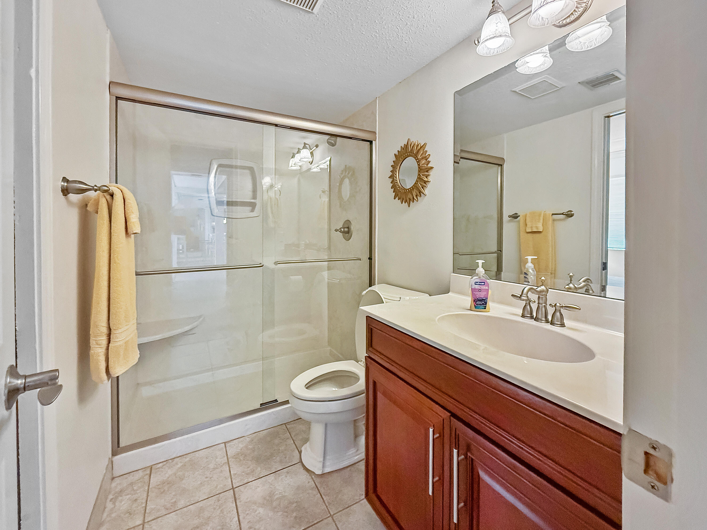 LINKSIDE VILLAGE UNIT 1 - Residential