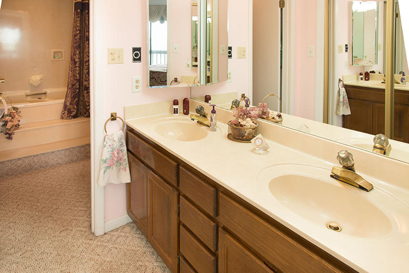 BAYOU PINES T/H - Residential