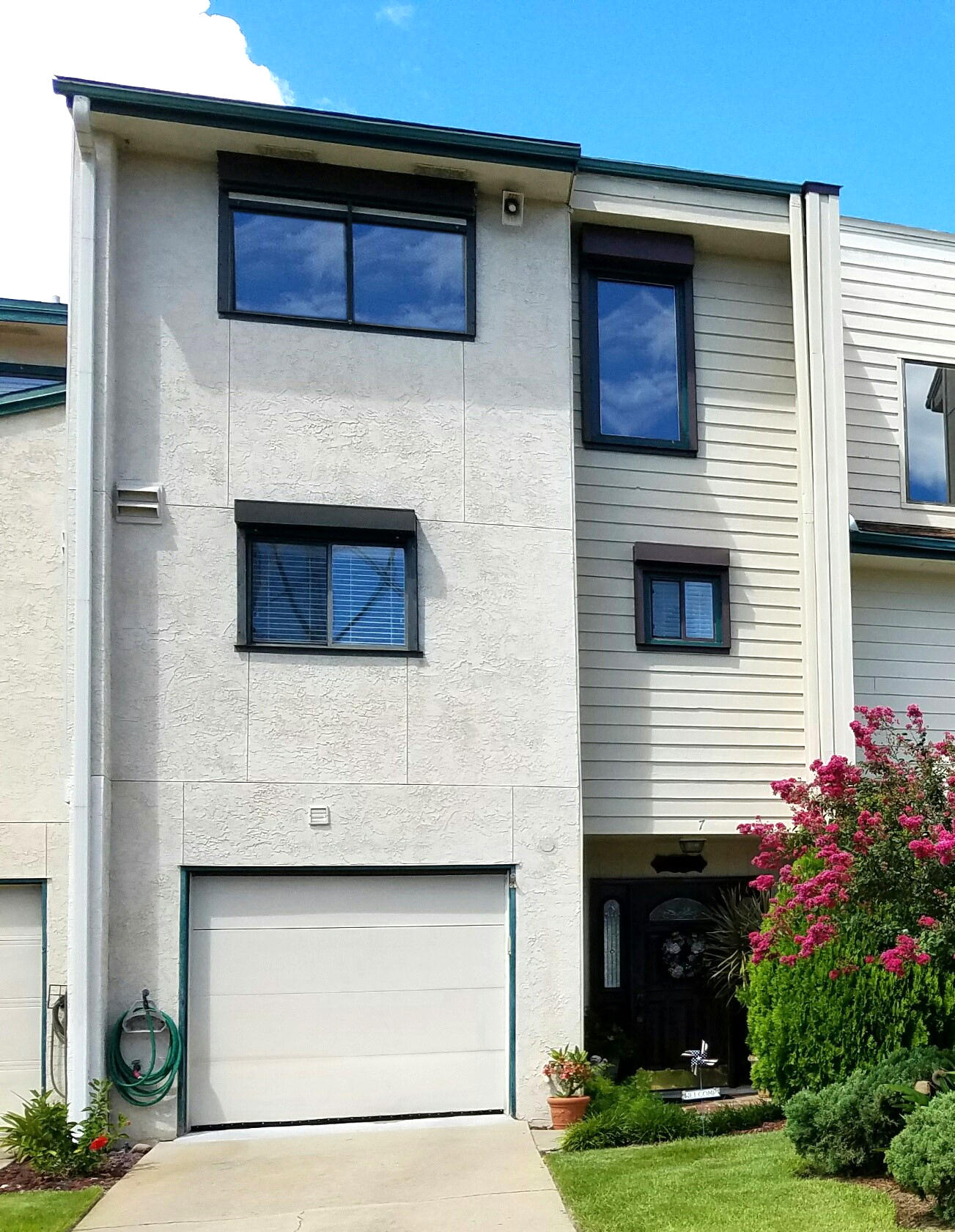 BAYOU PINES T/H - Residential