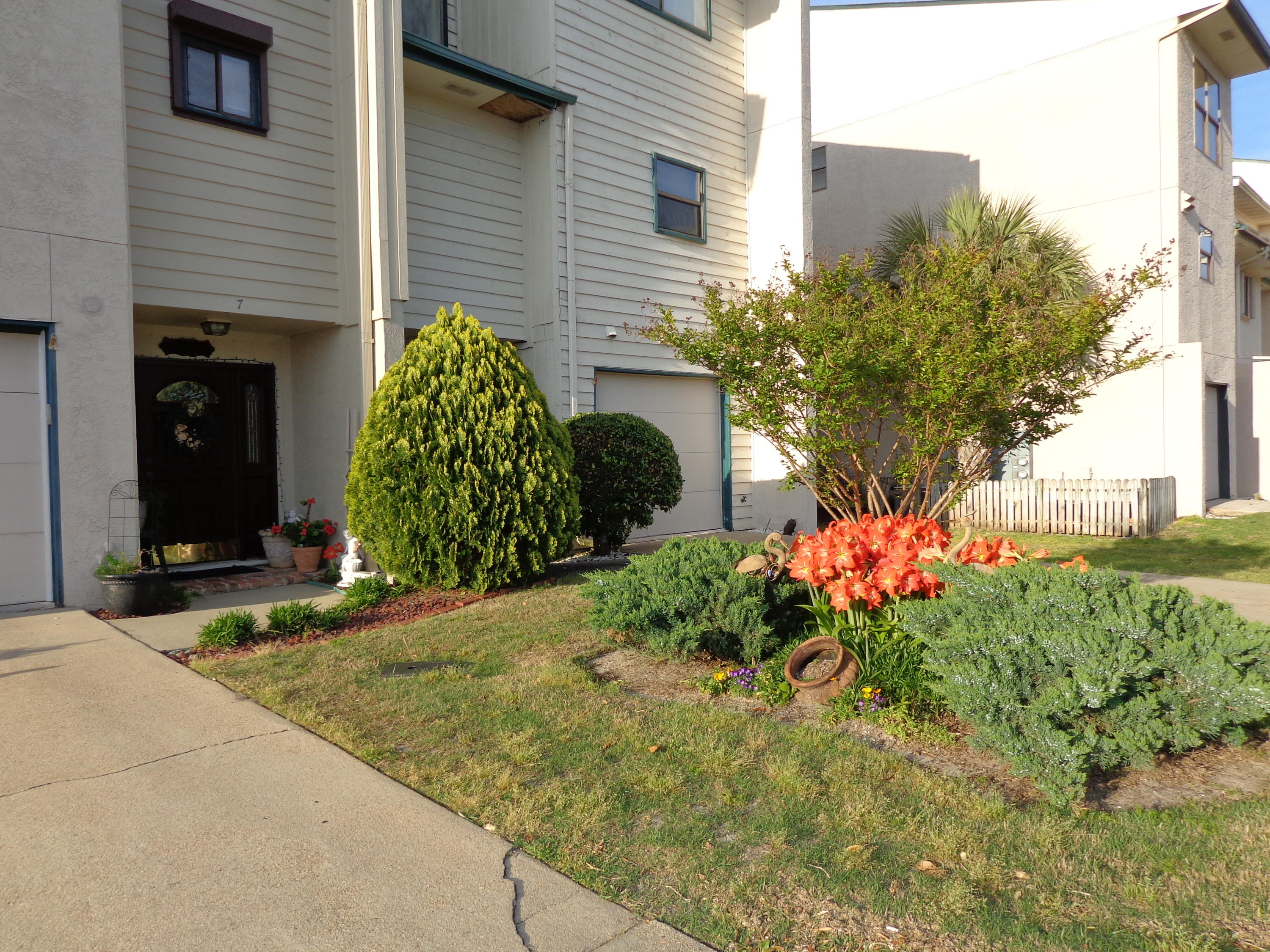 BAYOU PINES T/H - Residential