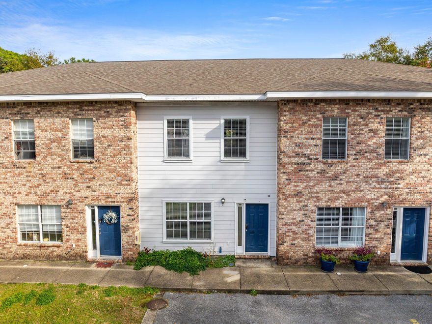 $2000 Seller Concession with acceptable offer if buyer uses preferred lender!  Back on market, no fault of seller.  Buyer could not obtain financing due to personal reasons. Welcome to 637 Gap Creek Drive in the heart of Fort Walton Beach - an inviting townhome that seamlessly blends comfort, convenience, and coastal charm. This attached unit features 3 oversized bedrooms, 2.5 bathrooms, and an array of amenities tailored for families, military members, or those seeking a lucrative rental opportunity. Step into a residence where thoughtful design meets practical living. The master bedroom, strategically positioned on the bottom floor, provides a retreat-like haven, ensuring privacy and ease of access. Upstairs, two additional spacious bedrooms share a
