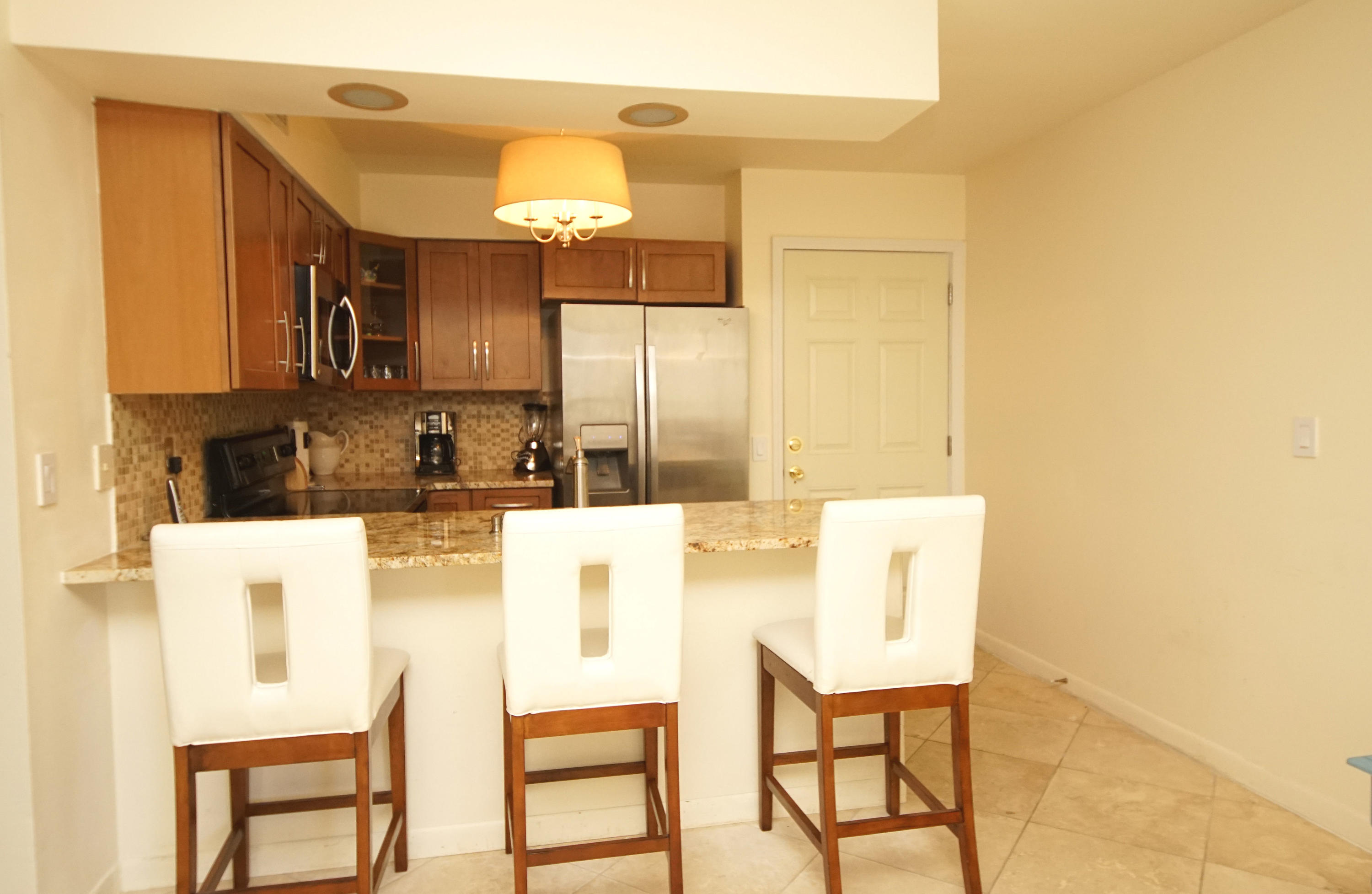 LAKEVIEW CONDO - Residential