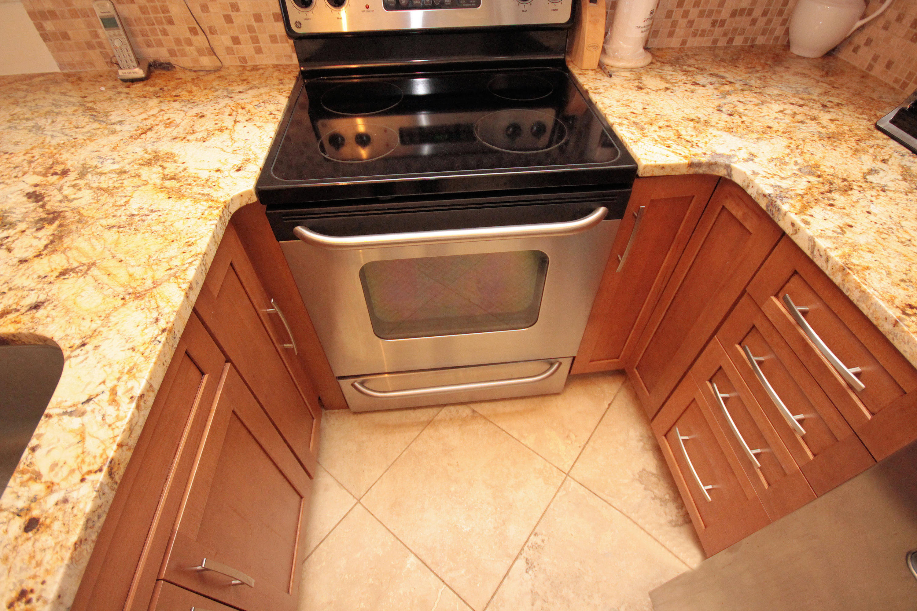 LAKEVIEW CONDO - Residential