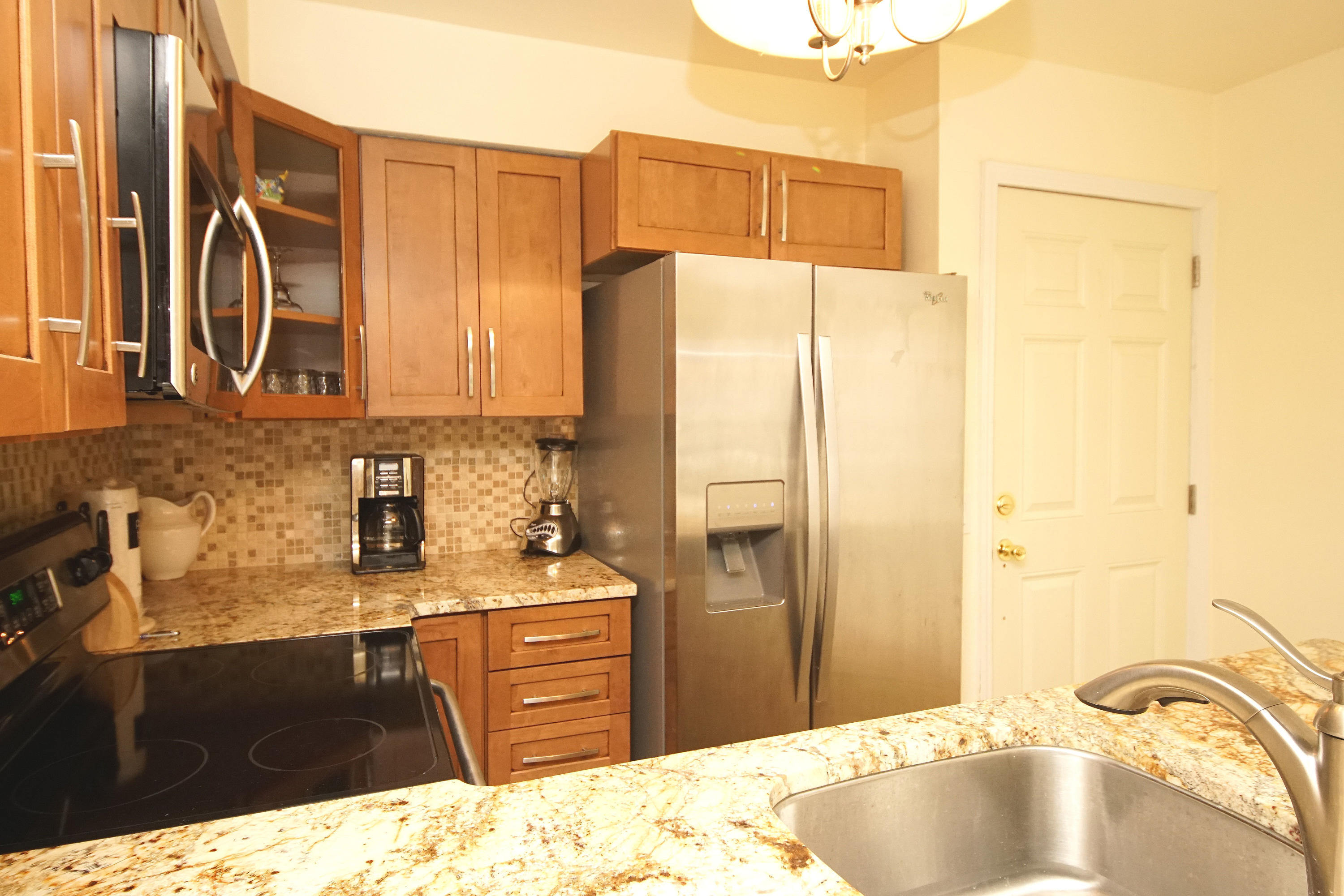 LAKEVIEW CONDO - Residential