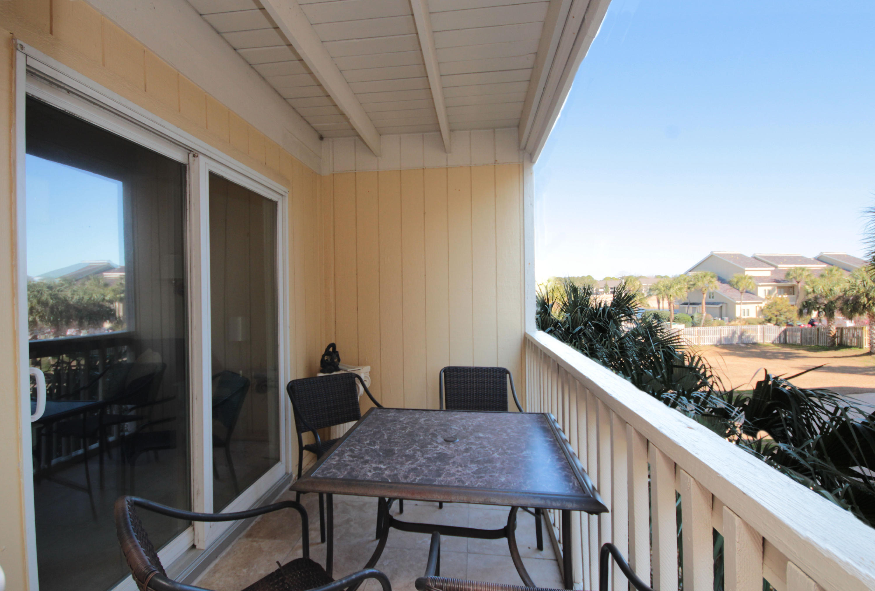 LAKEVIEW CONDO - Residential