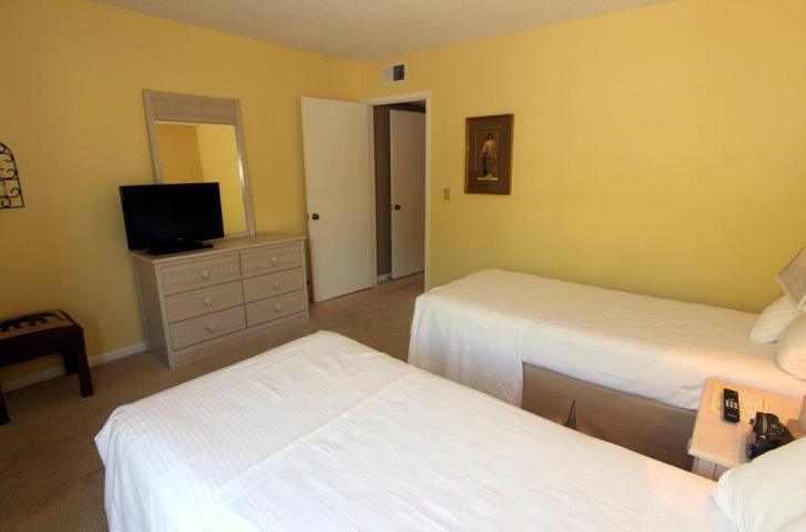 HARBOUR POINT CONDO - Residential