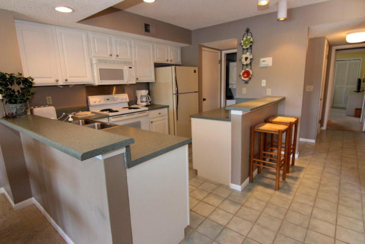 HARBOUR POINT CONDO - Residential