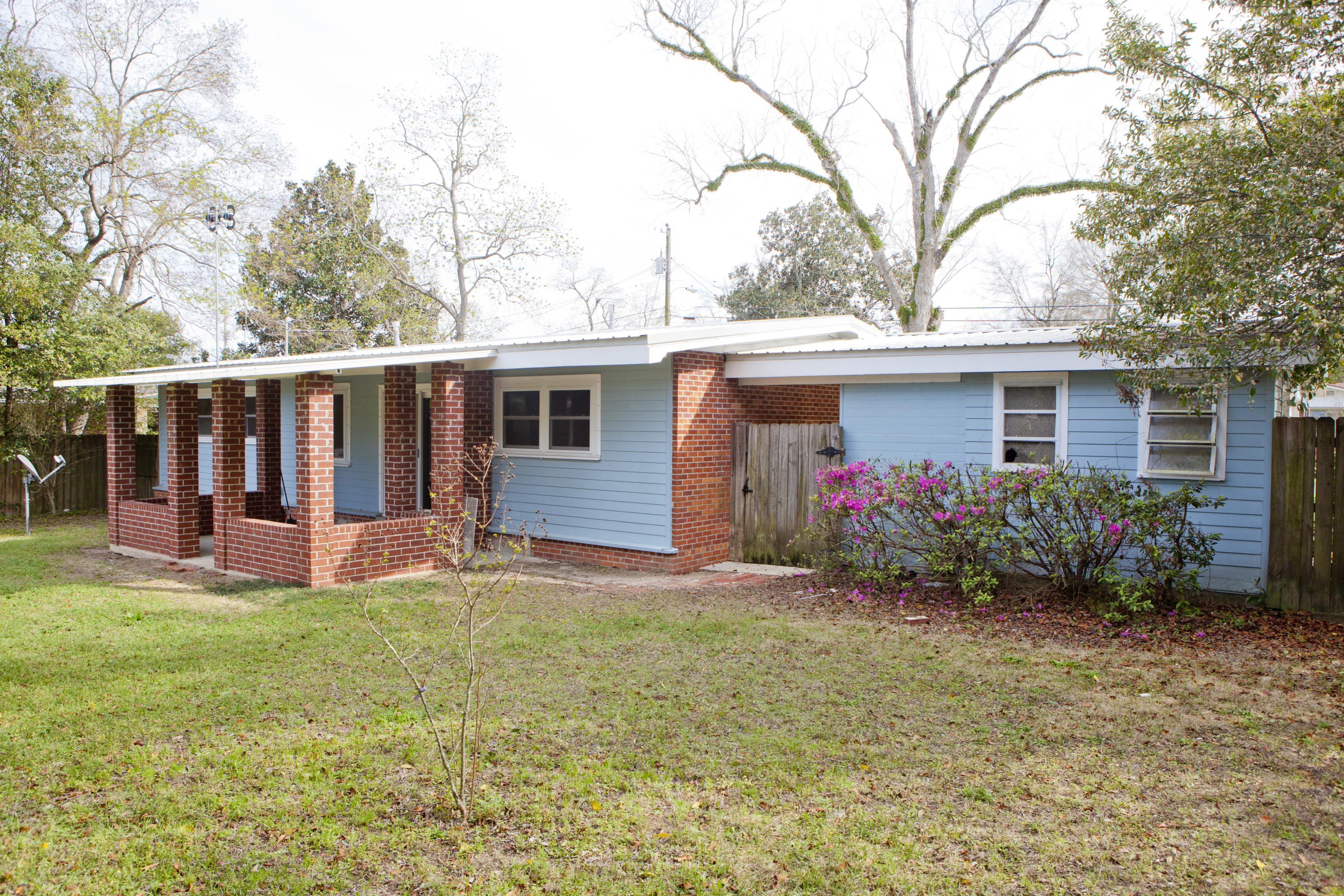 MEADOWBROOK - Residential