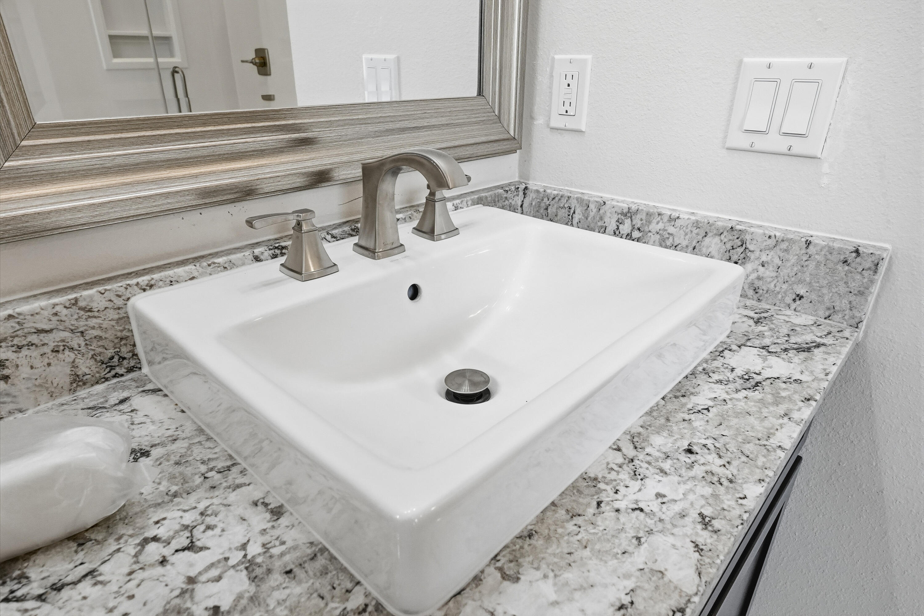 VALPARAISO PLAT #7 LOT 2 BLK 30 - Residential