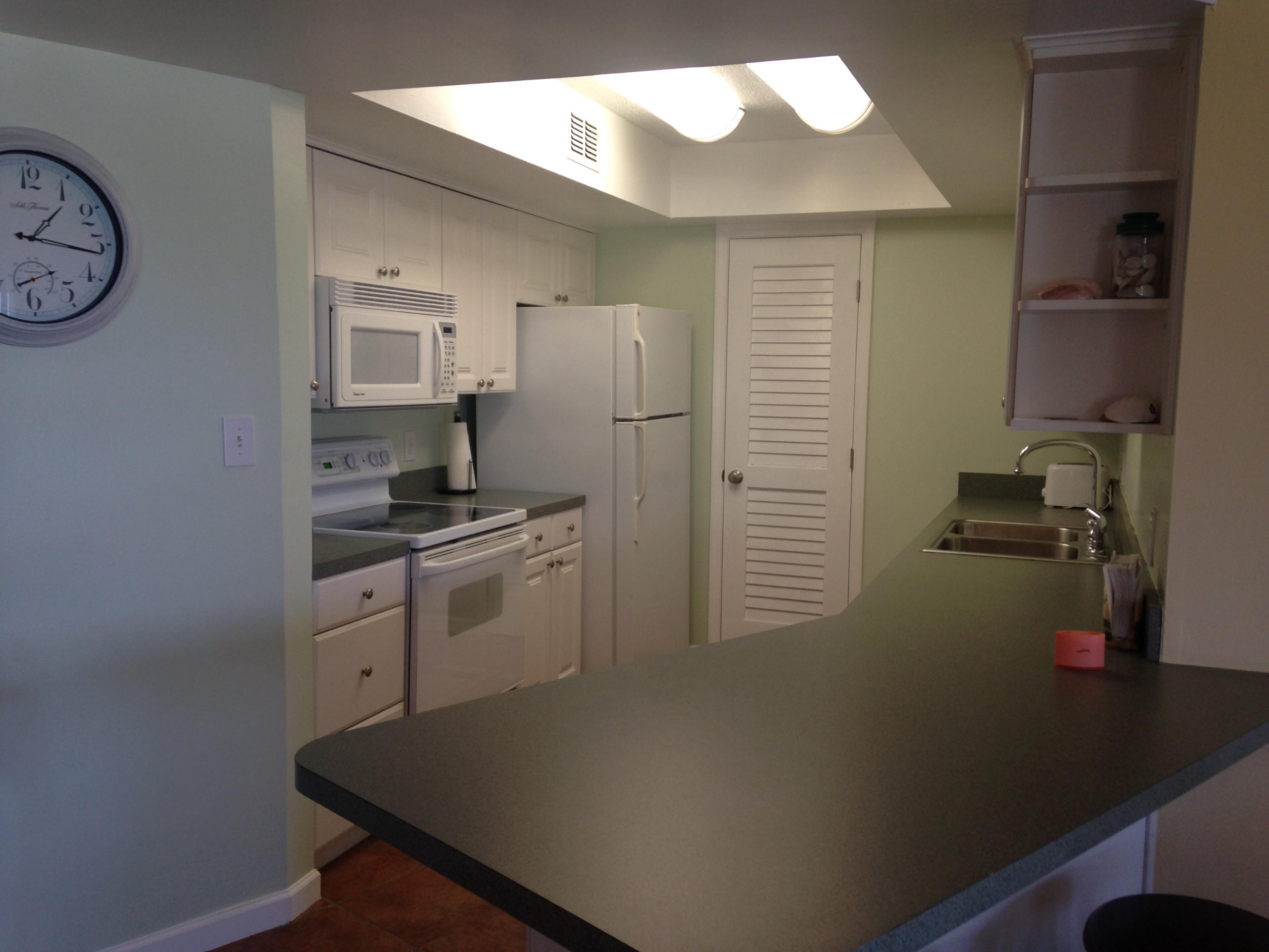 EL MATADOR CONDO - Residential