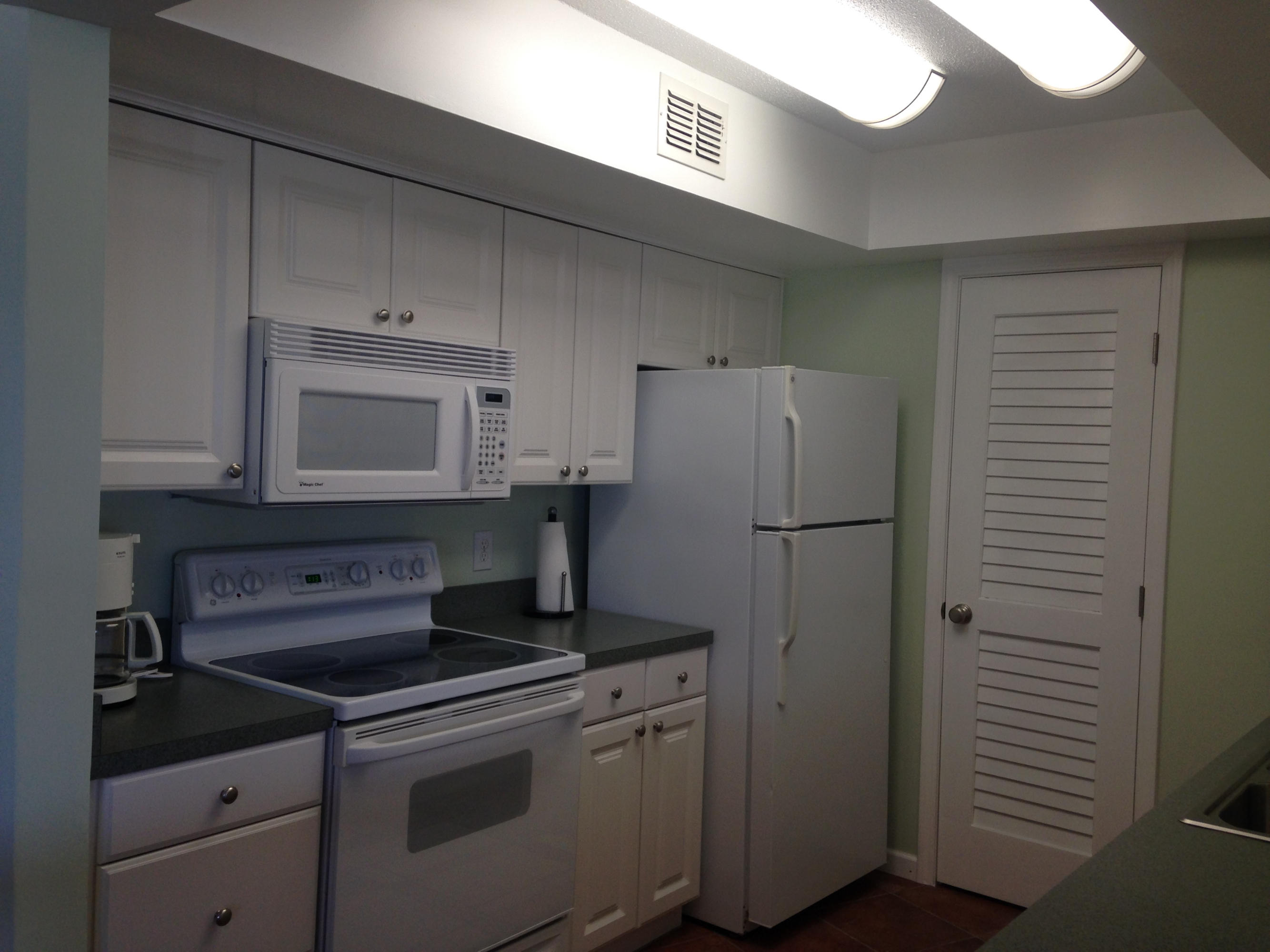 EL MATADOR CONDO - Residential