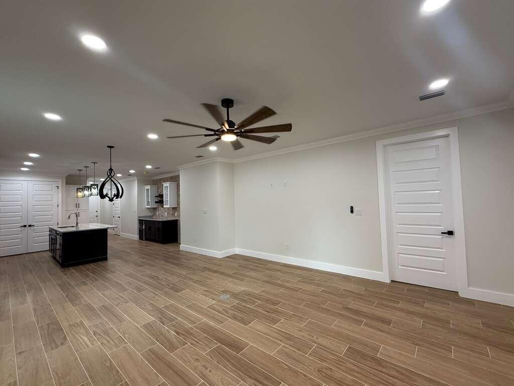 VILLA TASSO TOWN OF - Residential Lease