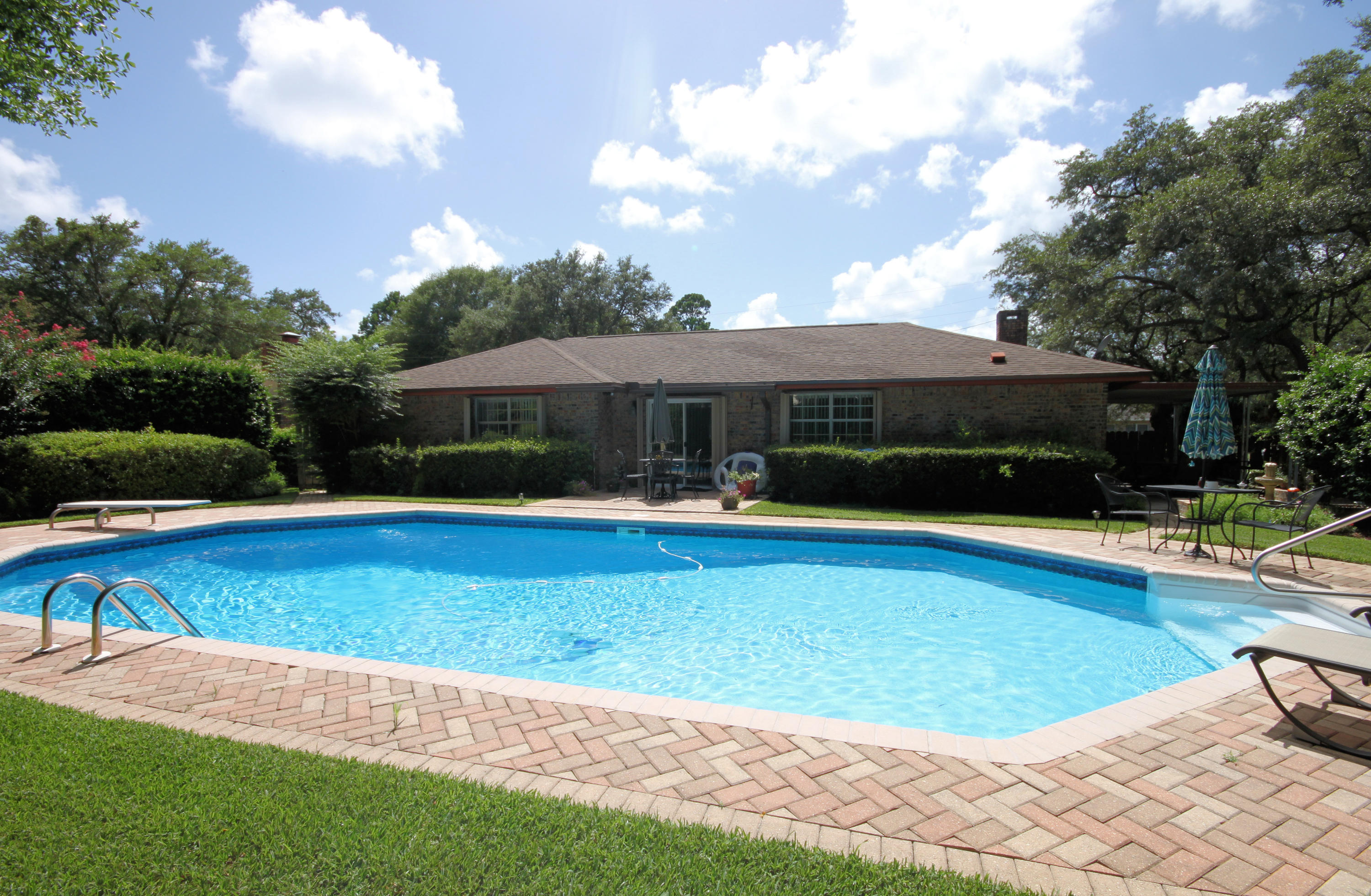 LAKEVIEW ESTATES - Residential