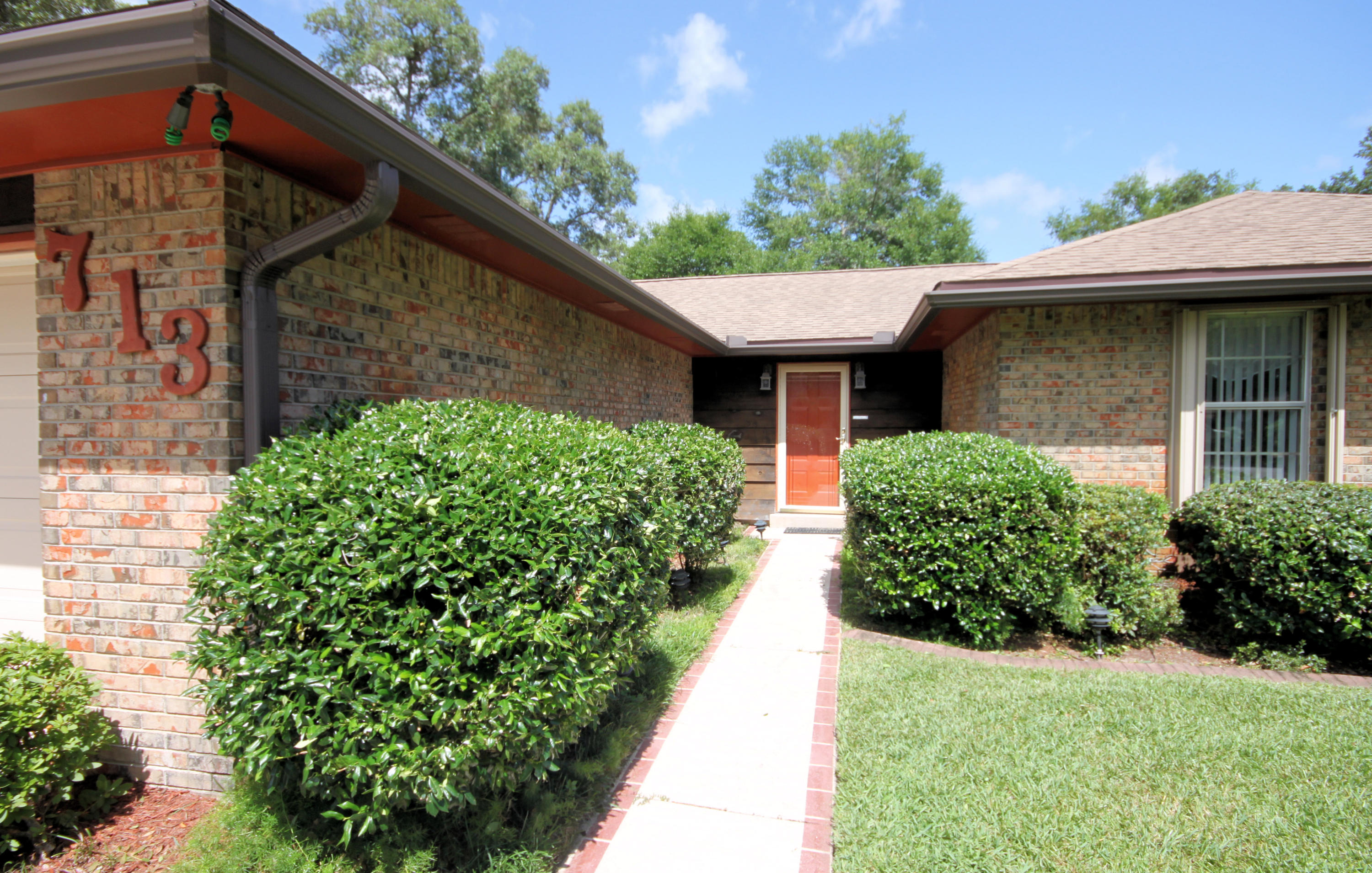 LAKEVIEW ESTATES - Residential