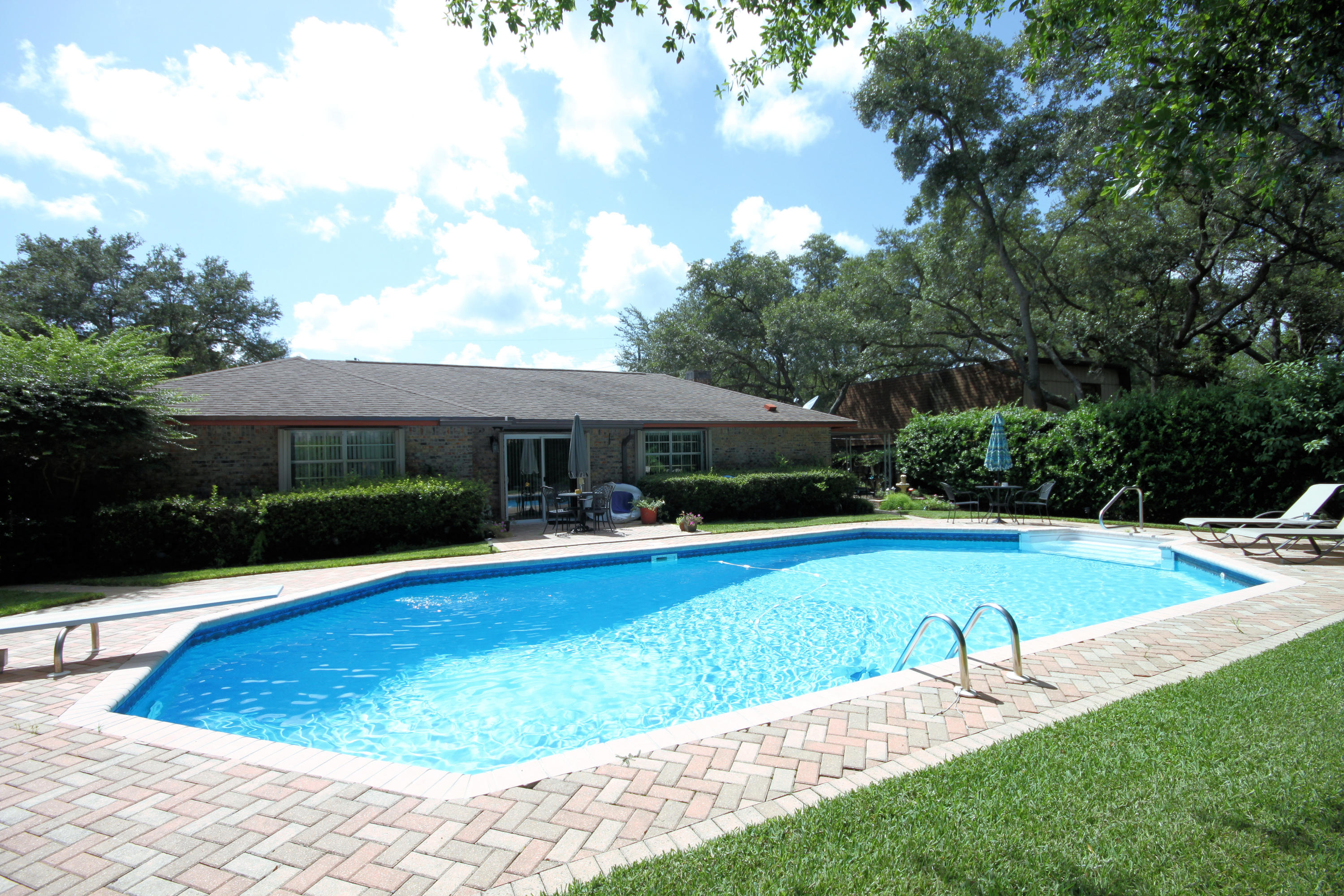 LAKEVIEW ESTATES - Residential