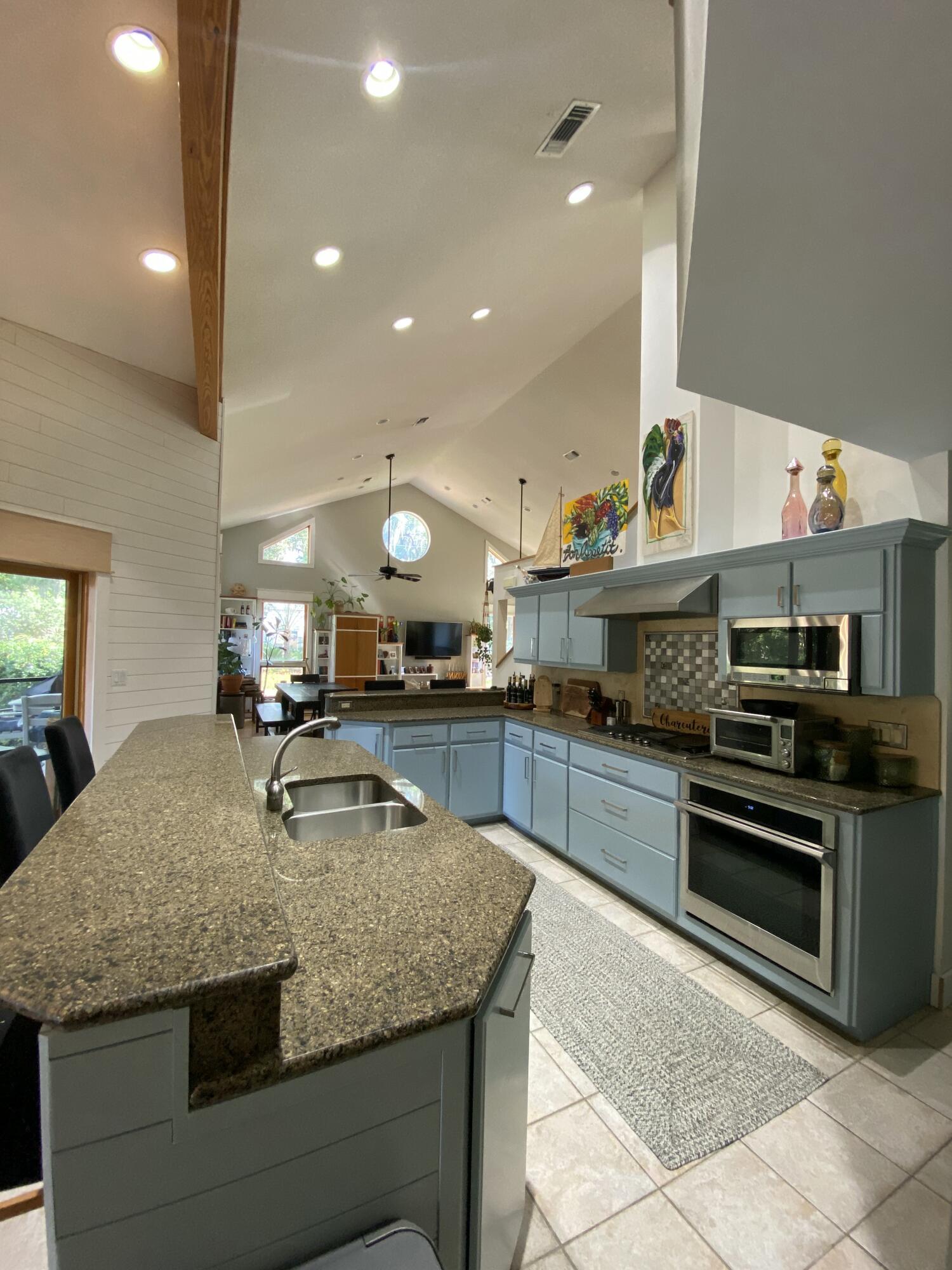 CASABLANCA ISLES - Residential